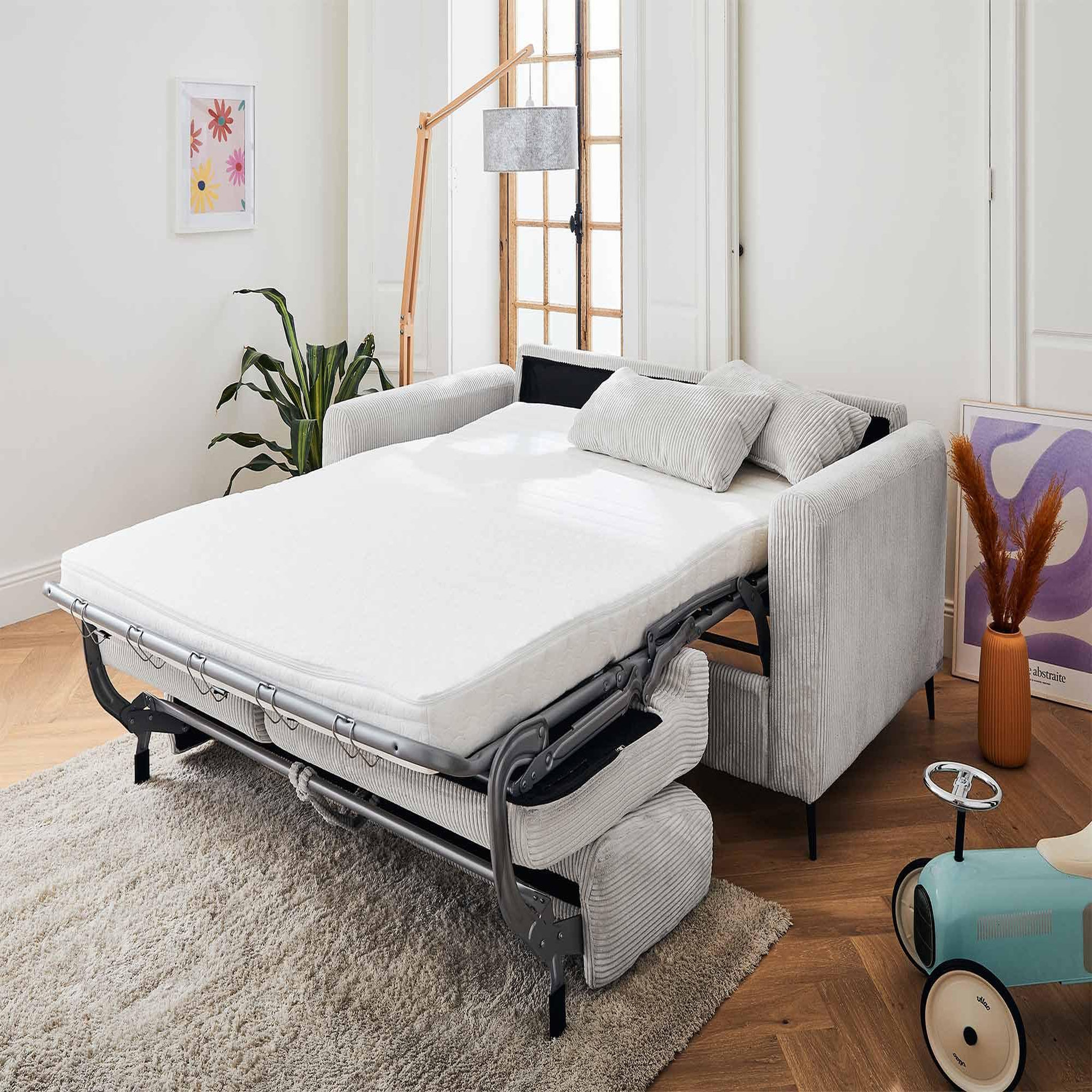 Voir la diapositive 2 : LISA DESIGN Owen - canapé 3 places convertible express couchage quotidien 140 cm matelas 12 cm en velours côtelé