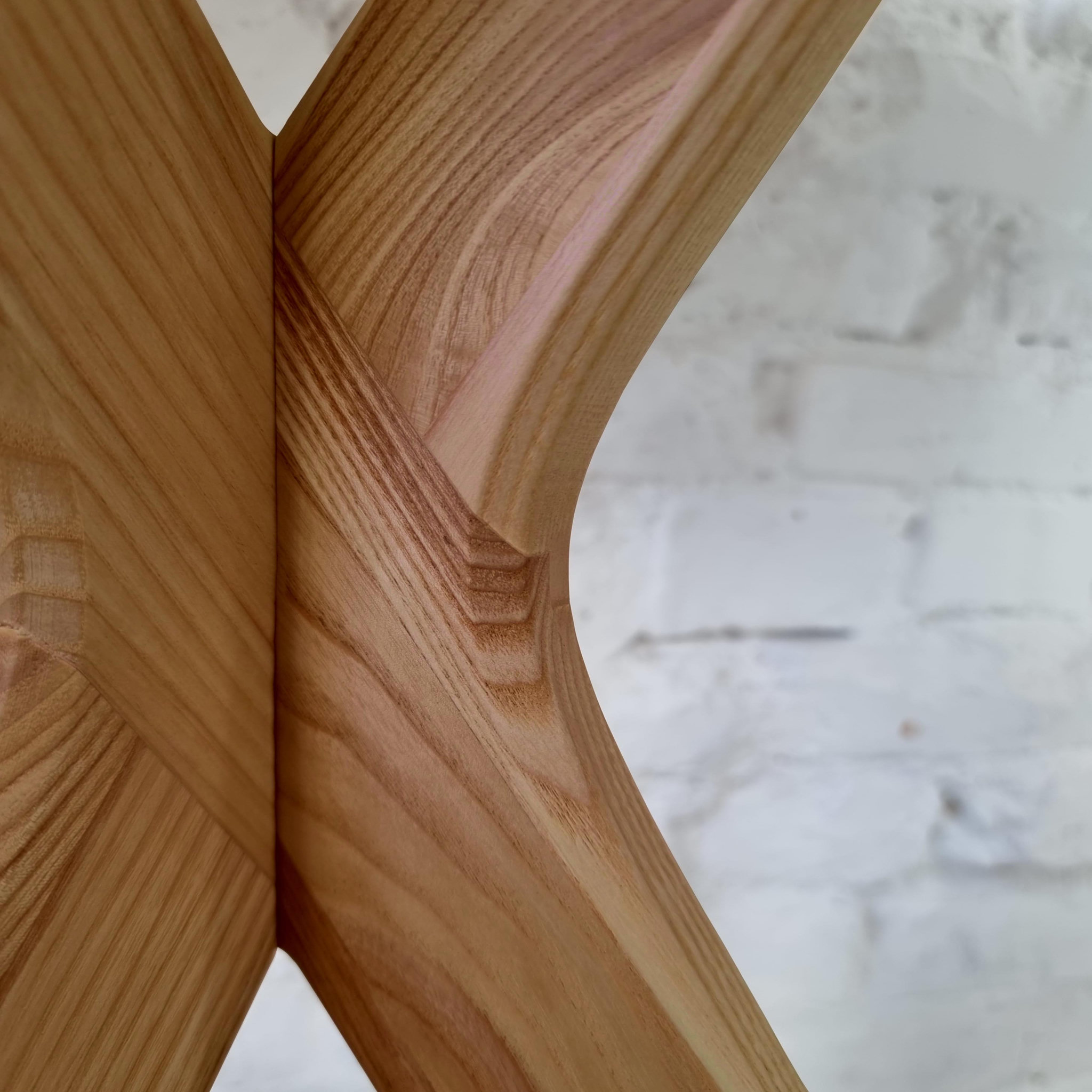 Voir la diapositive 3 : RAGABA Jubi Table à manger ronde | Pied en frêne