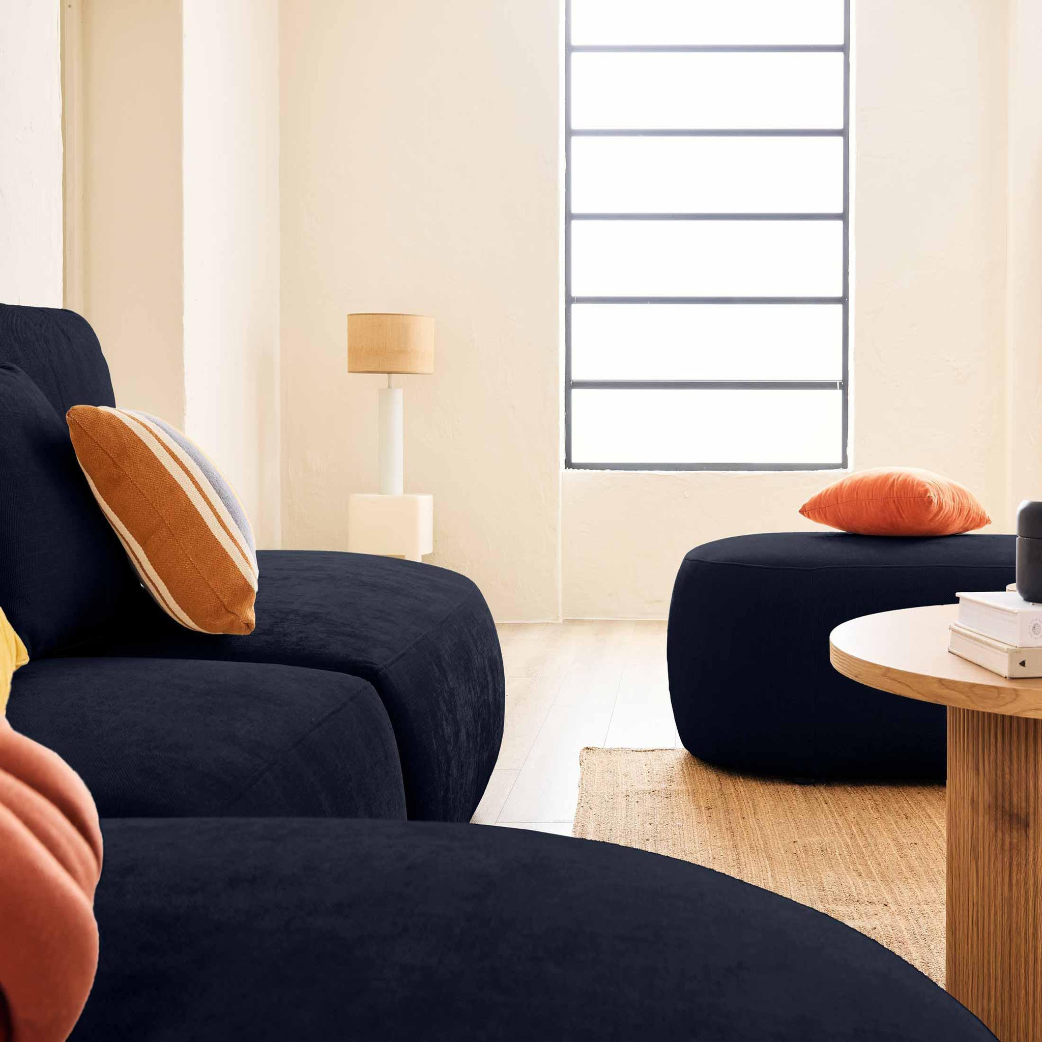 Voir la diapositive 2 : LISA DESIGN Santorini - canapé modulable d'angle gauche + pouf - 5 places - en tissu texturé