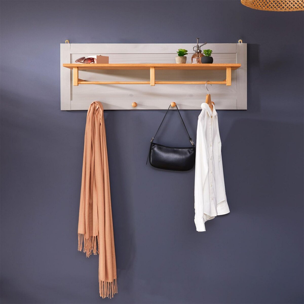 IDIMEX Portemanteau mural 4 crochets 1 étagère BOLTON en pin massif