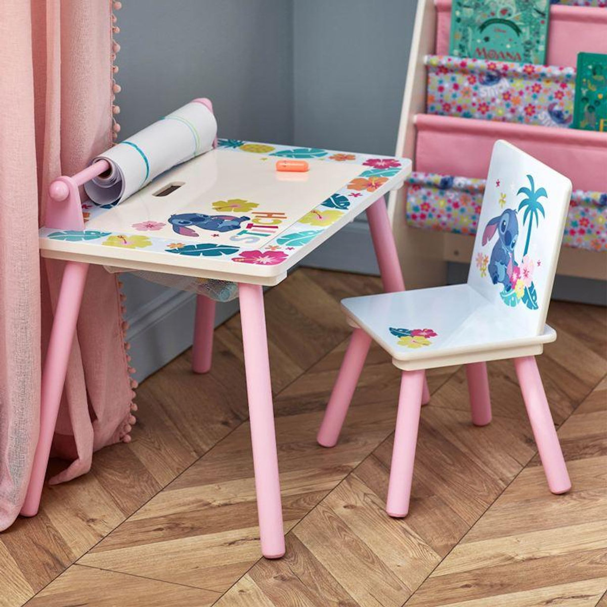 DISNEY Bureau et Chaise Stitch