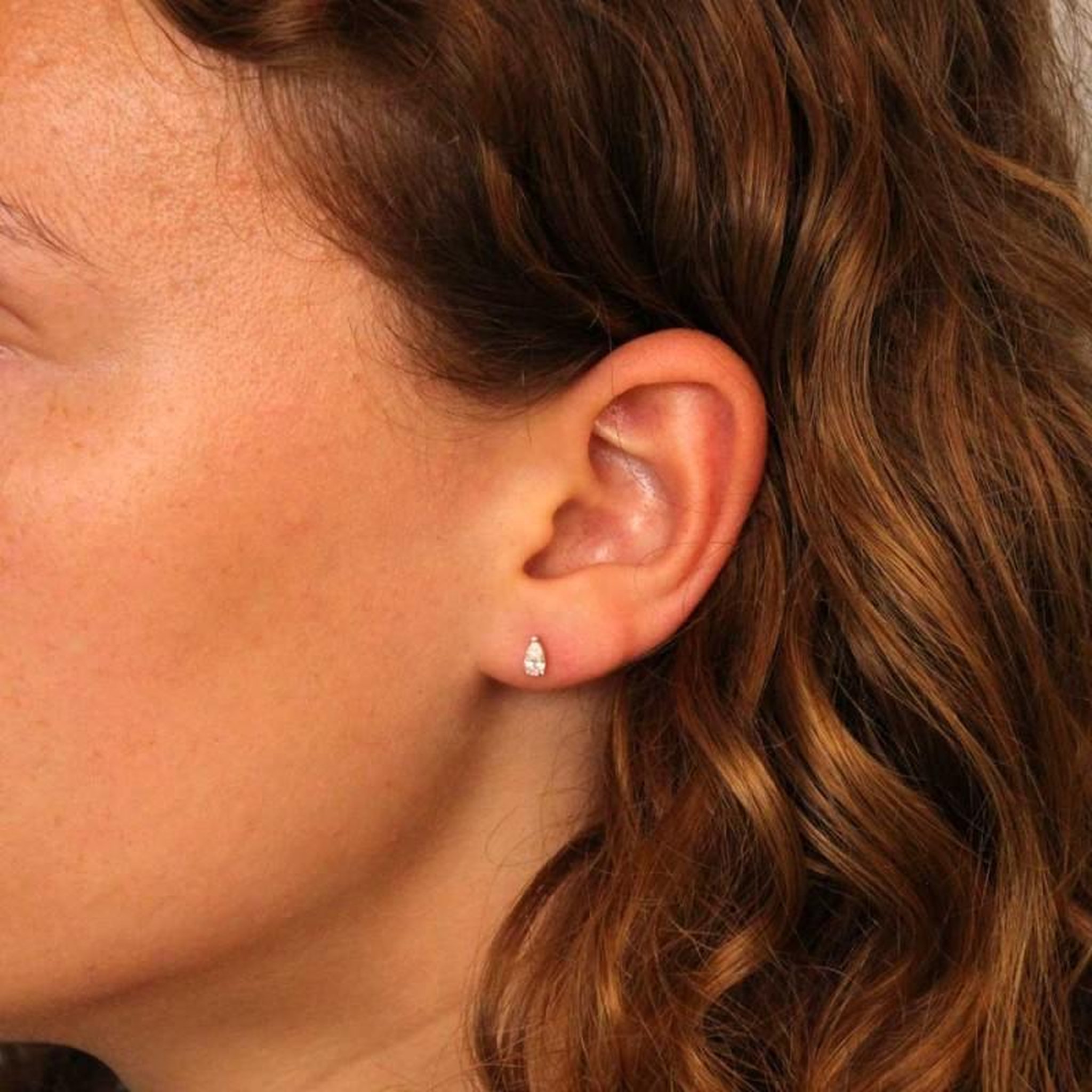 Voir la diapositive 3 : L'ATELIER D'AZUR Boucles d'Oreilles Or Jaune et Zirconiums Goutte