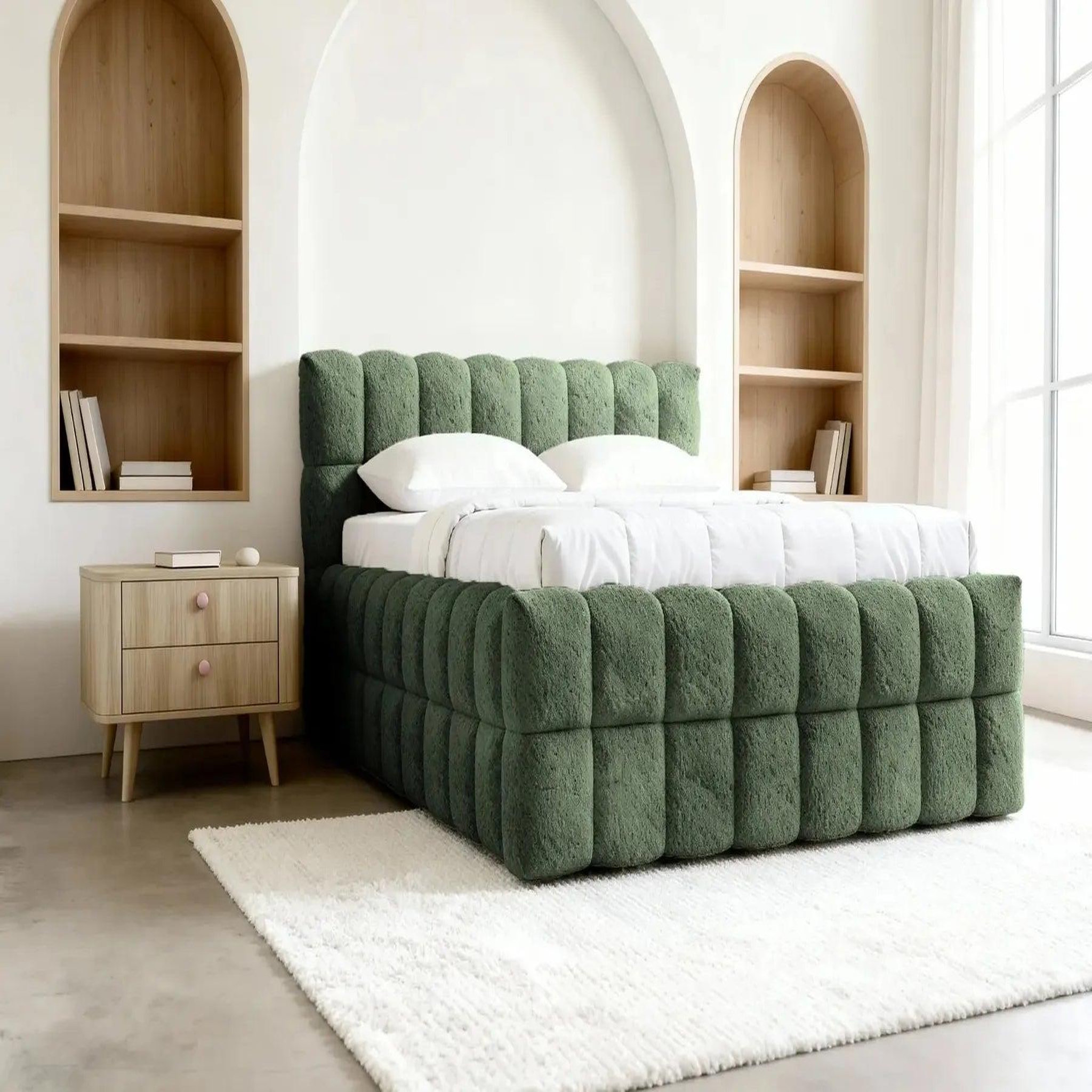 Voir la diapositive 4 : CASANOVA PARIS Voltaire - lit coffre tissu bouclette vert