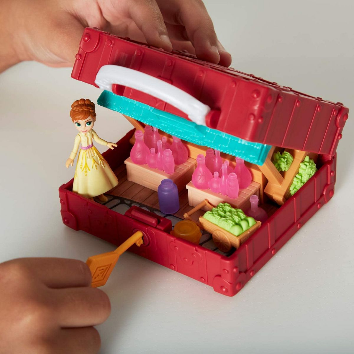 HASBRO Village Playset Anna Reine des Neiges 2