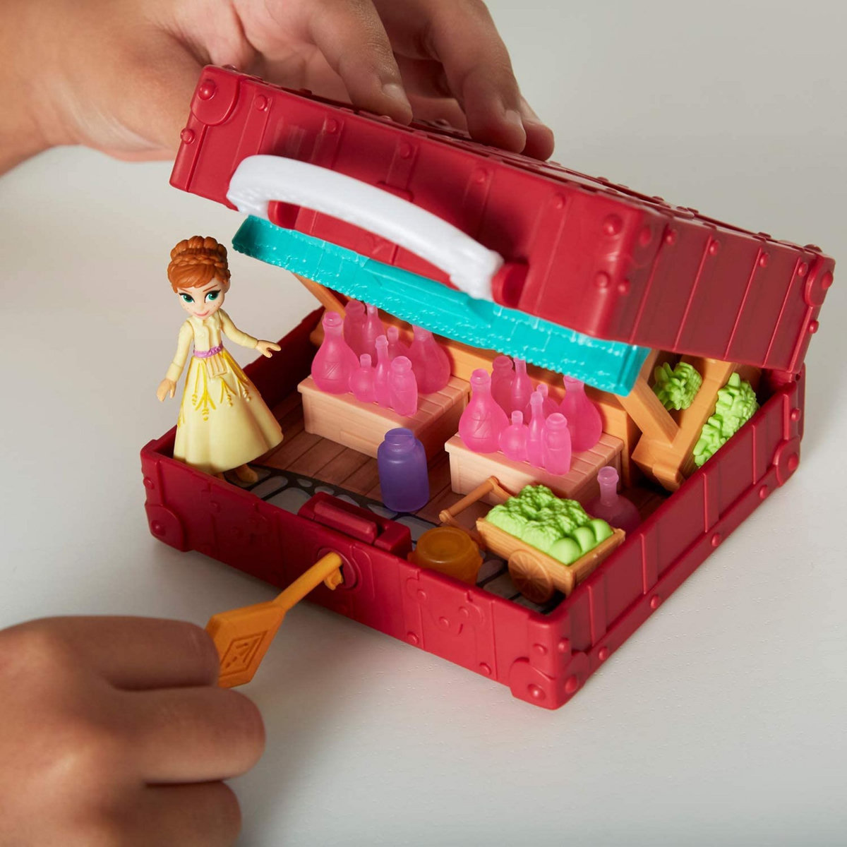 HASBRO Village Playset Anna Reine des Neiges 2