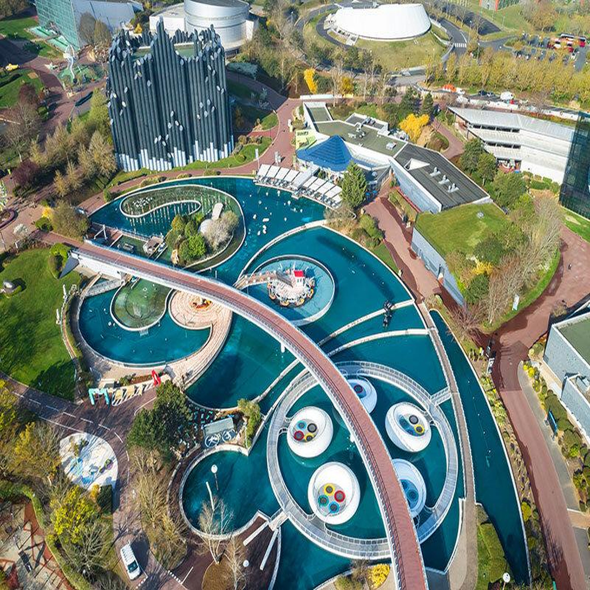 Voir la diapositive 2 : Smartbox Billet pour le futuroscope en 2026 : 1 entrée enfant pour 1 journée - coffret cadeau multi-thèmes