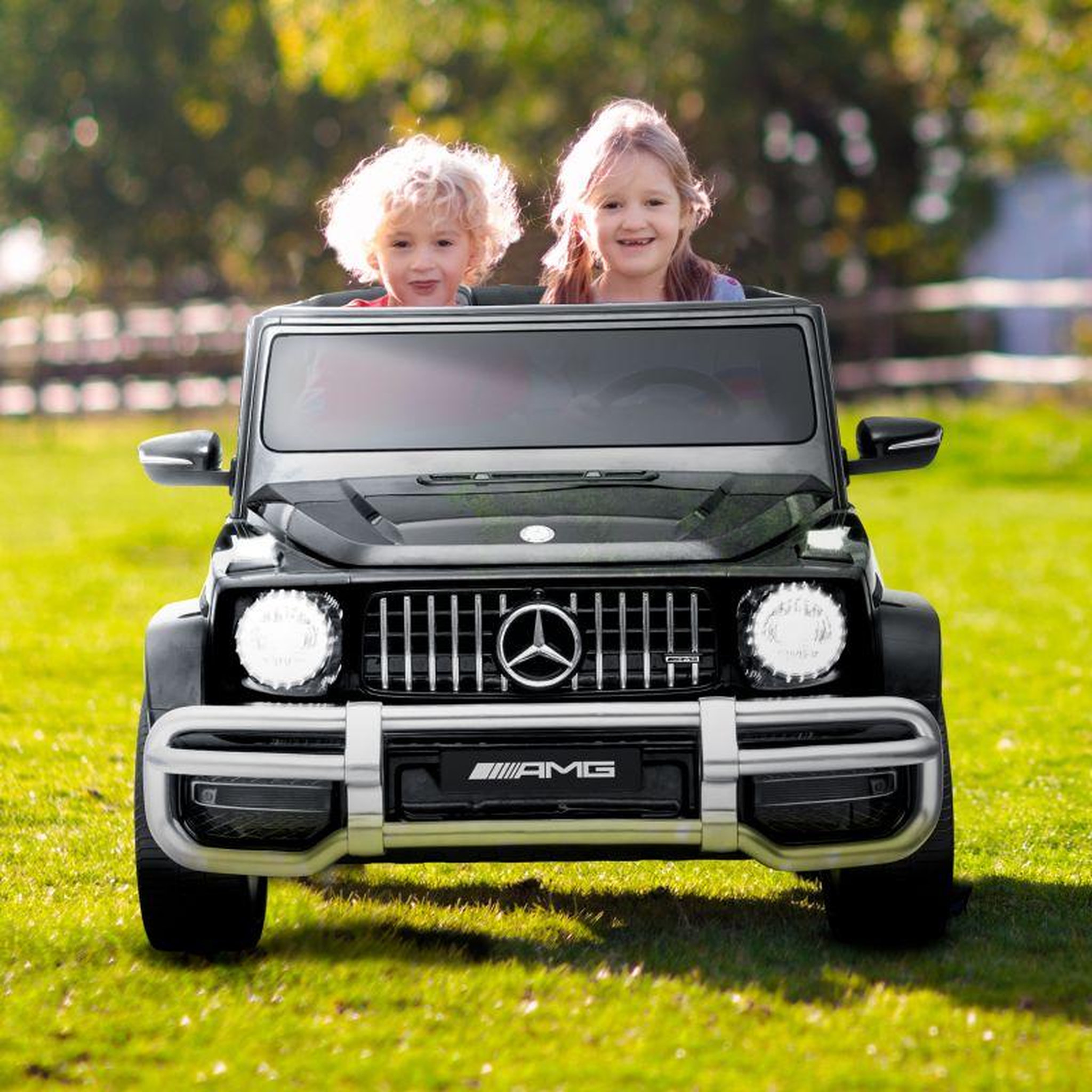 Voir la diapositive 2 : Mercedes Benz Voiture Electrique 4x4 Mercedes AMG - 2 places - 2x 45W, Marche AV/AR, Phares et Système audio