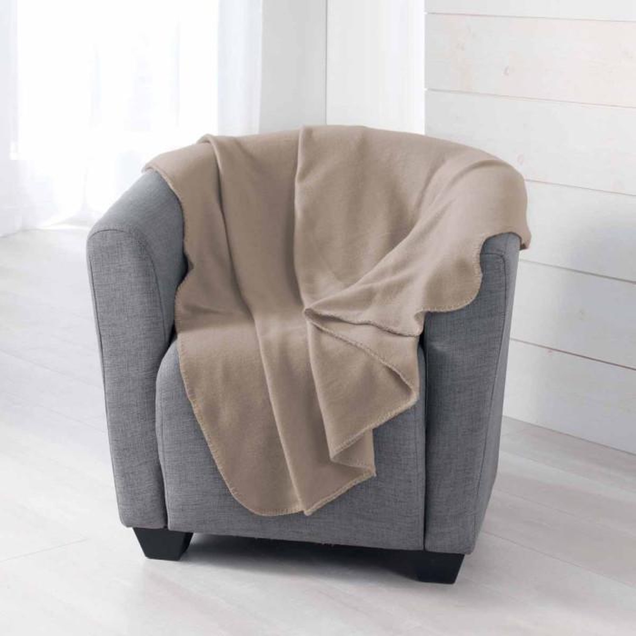 Voir la diapositive 1 : Paris Prix Plaid Polaire  Milou  125x150cm Taupe