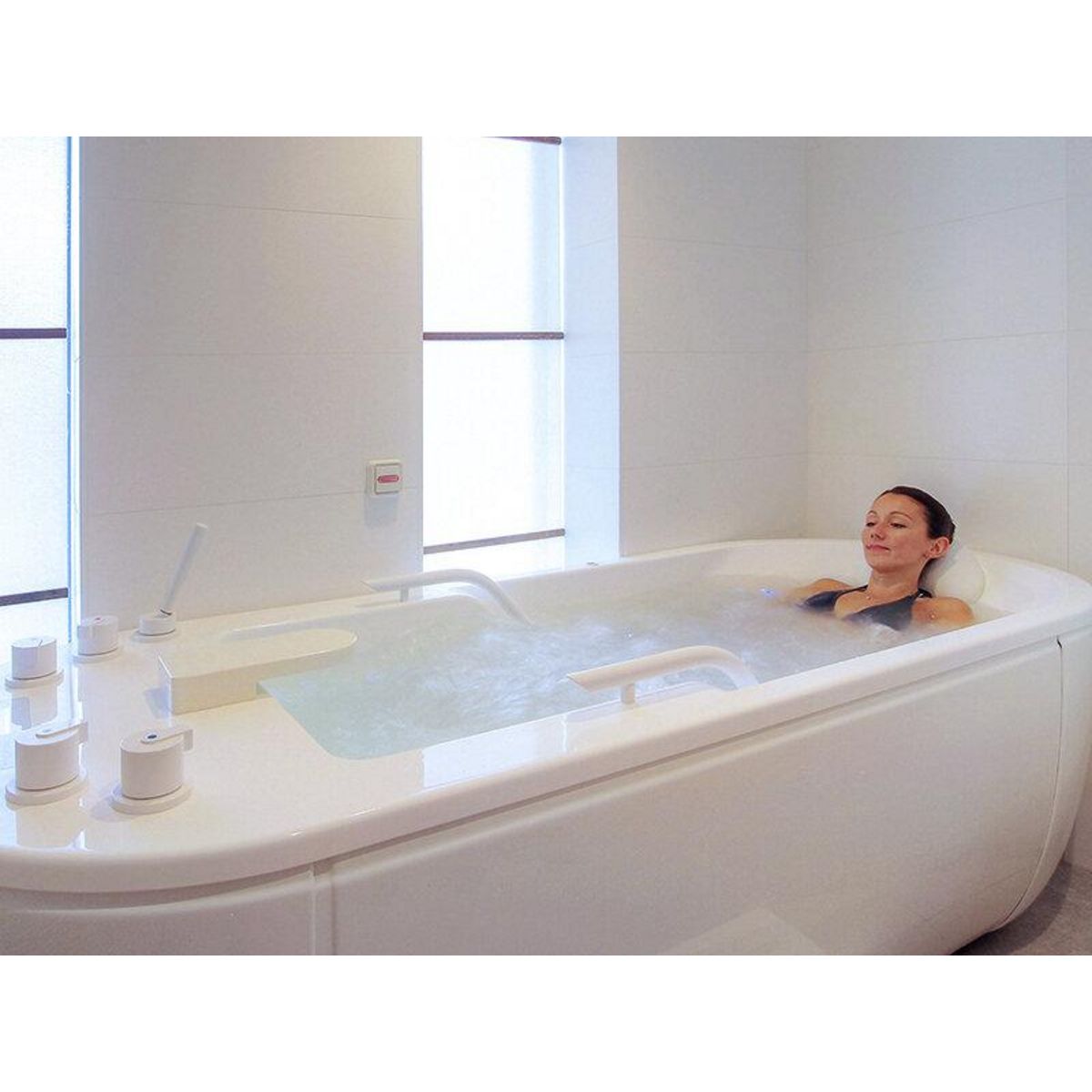 Smartbox Parenthèse bien-être : enveloppement et bain hydromassant avec accès au bassin à La Baule - Coffret Cadeau Bien-être