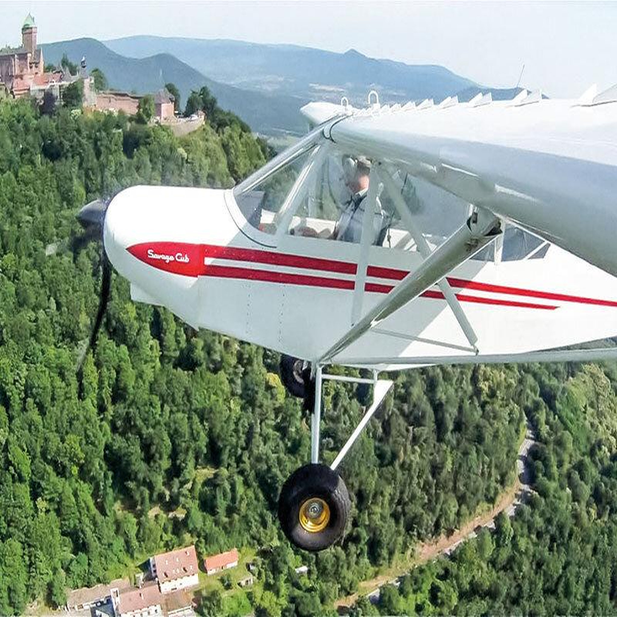 Voir la diapositive 3 : Smartbox Vol en avion ultra-léger d'1h près de Colmar - Coffret Cadeau Sport & Aventure