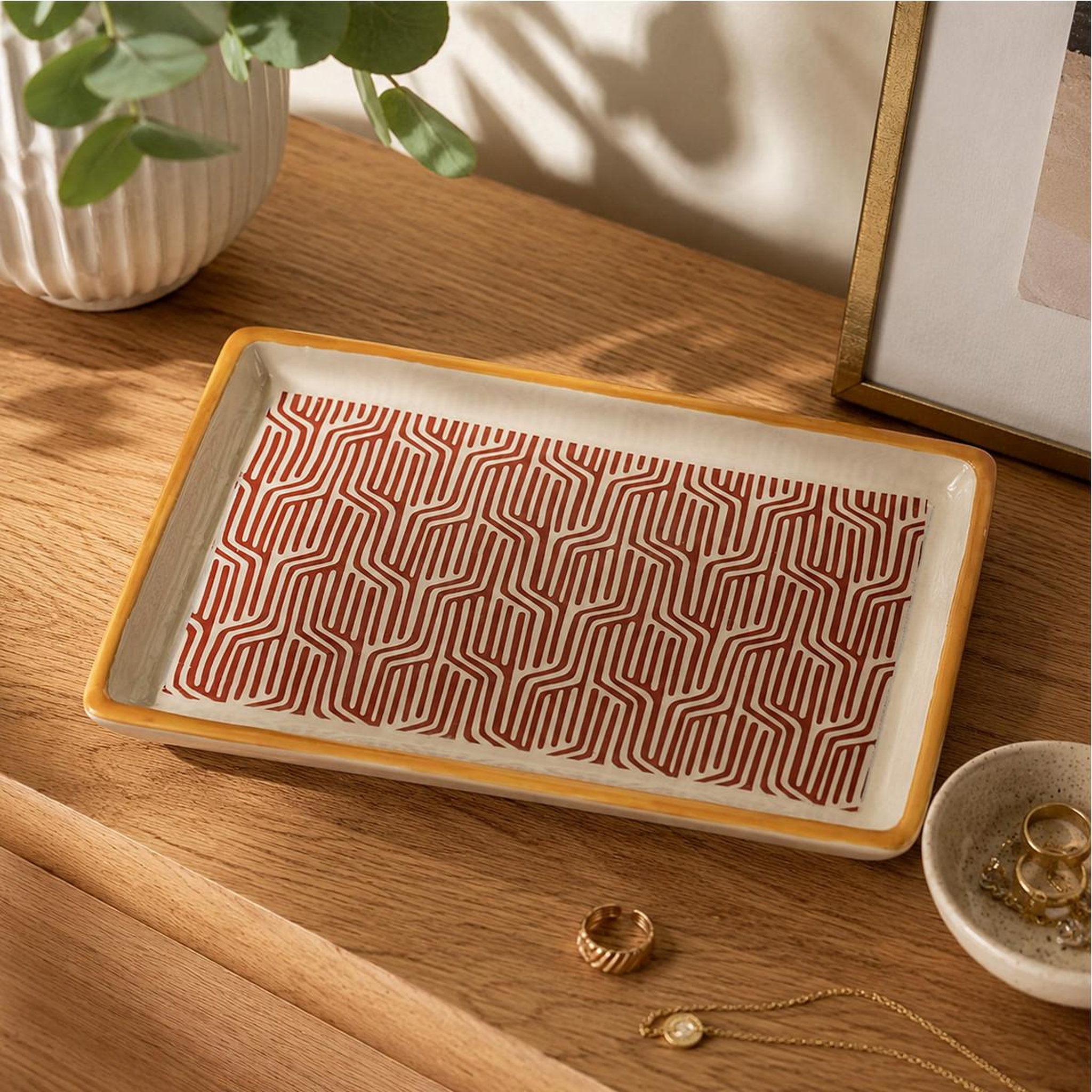 Voir la diapositive 2 : The Home Deco Factory Vide-poche en dolomite  impression d'ailleurs  15cm rouge