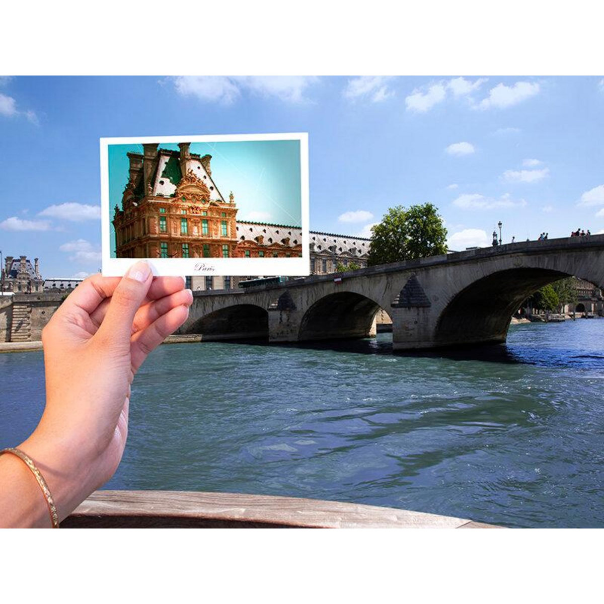 Smartbox 1 journée d'accès au bus Hop On, Hop Off avec croisière sur la Seine pour 2 - Coffret Cadeau Sport & Aventure