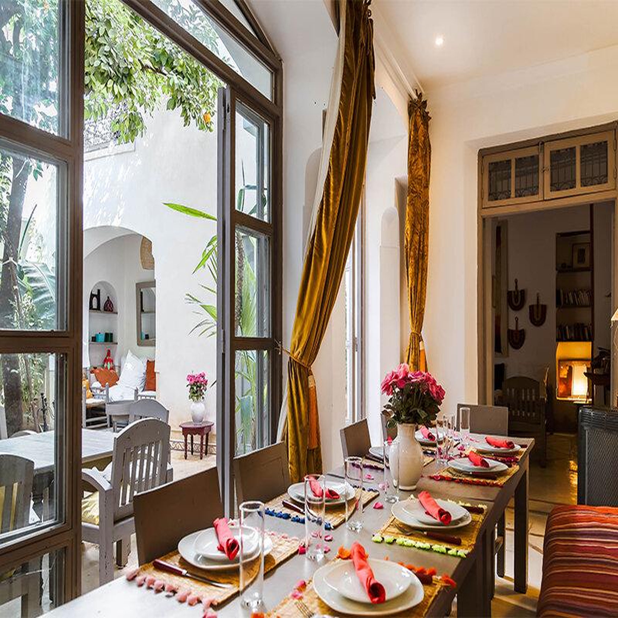 Voir la diapositive 2 : Smartbox 3 jours en chambre berbère dans un riad au cœur de marrakech avec transfert à l'aéroport - coffret cadeau séjour