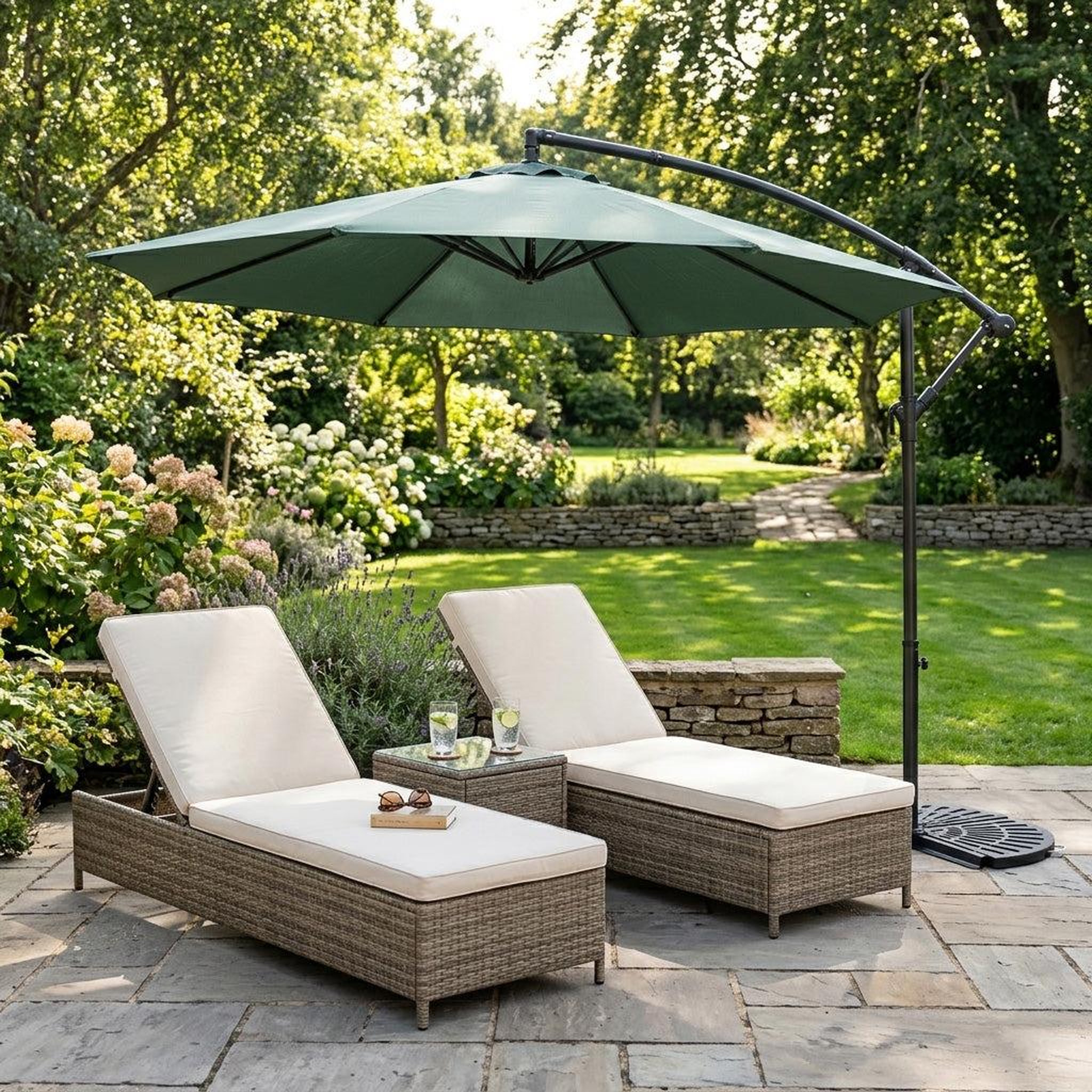 Voir la diapositive 4 : Monster Parasol Banane à Mât Déporté 3 m & 2 Pieds en Éventail
