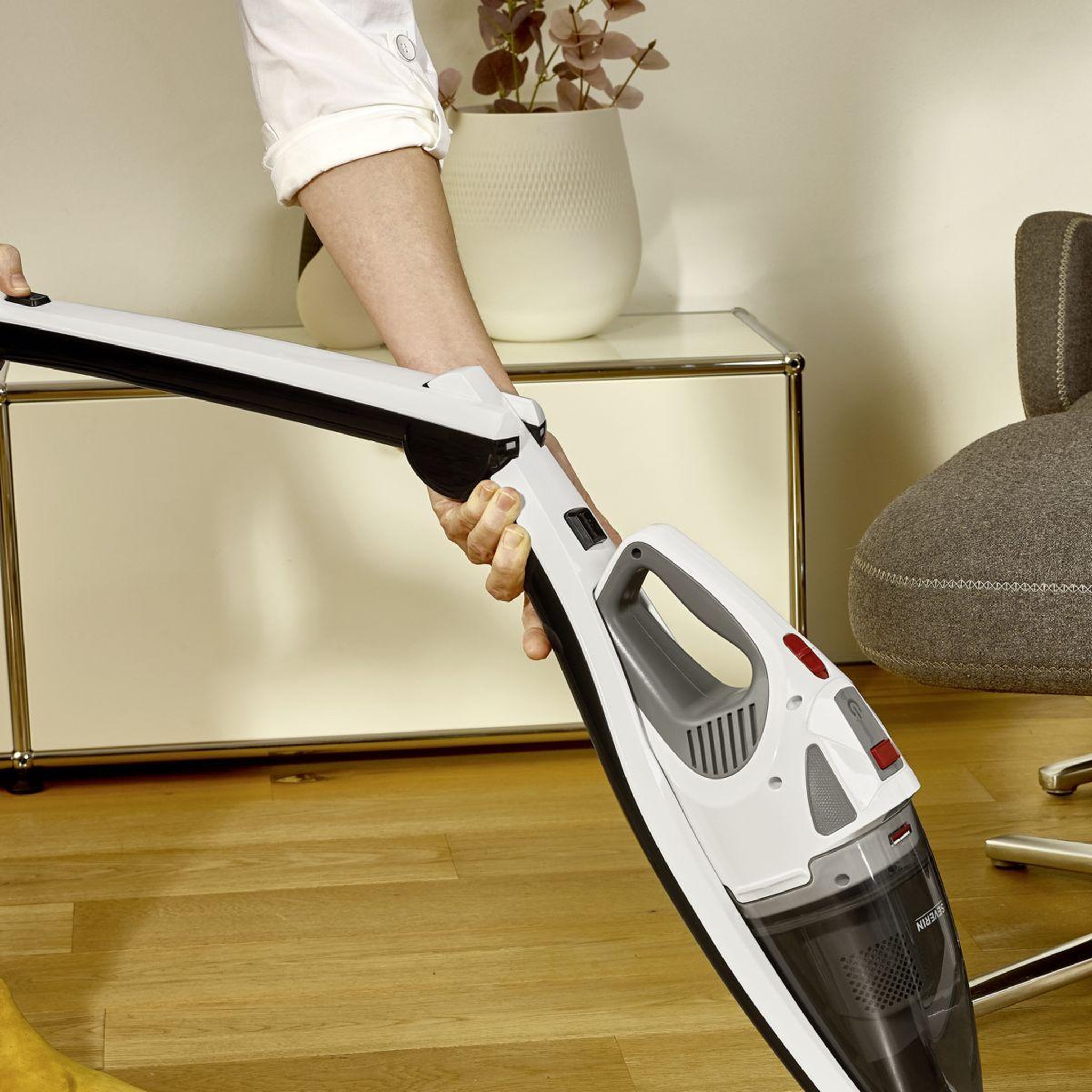 Voir la diapositive 4 : SEVERIN Aspirateur balai sc 7173 sans fil 2 en 1