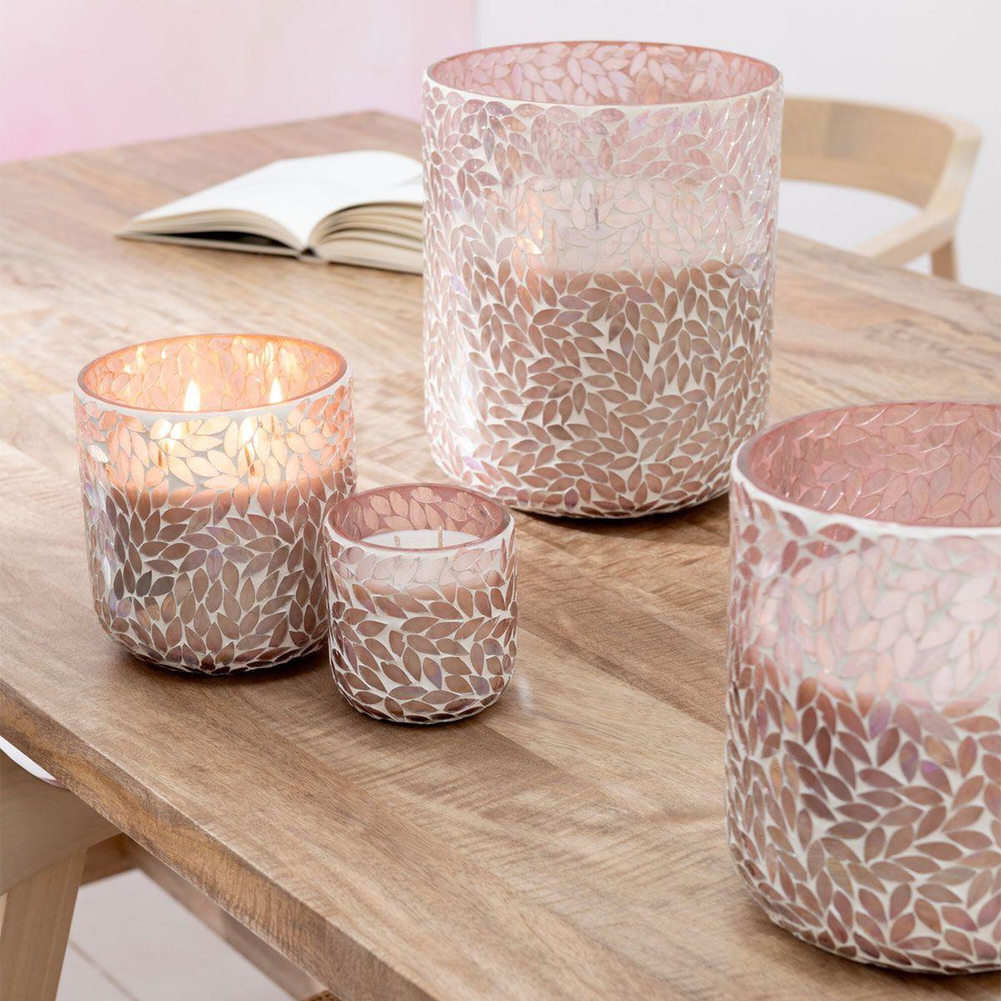 Voir la diapositive 5 : J-LINE Bougie parfumée mosaïque  cyra  20cm tender rose