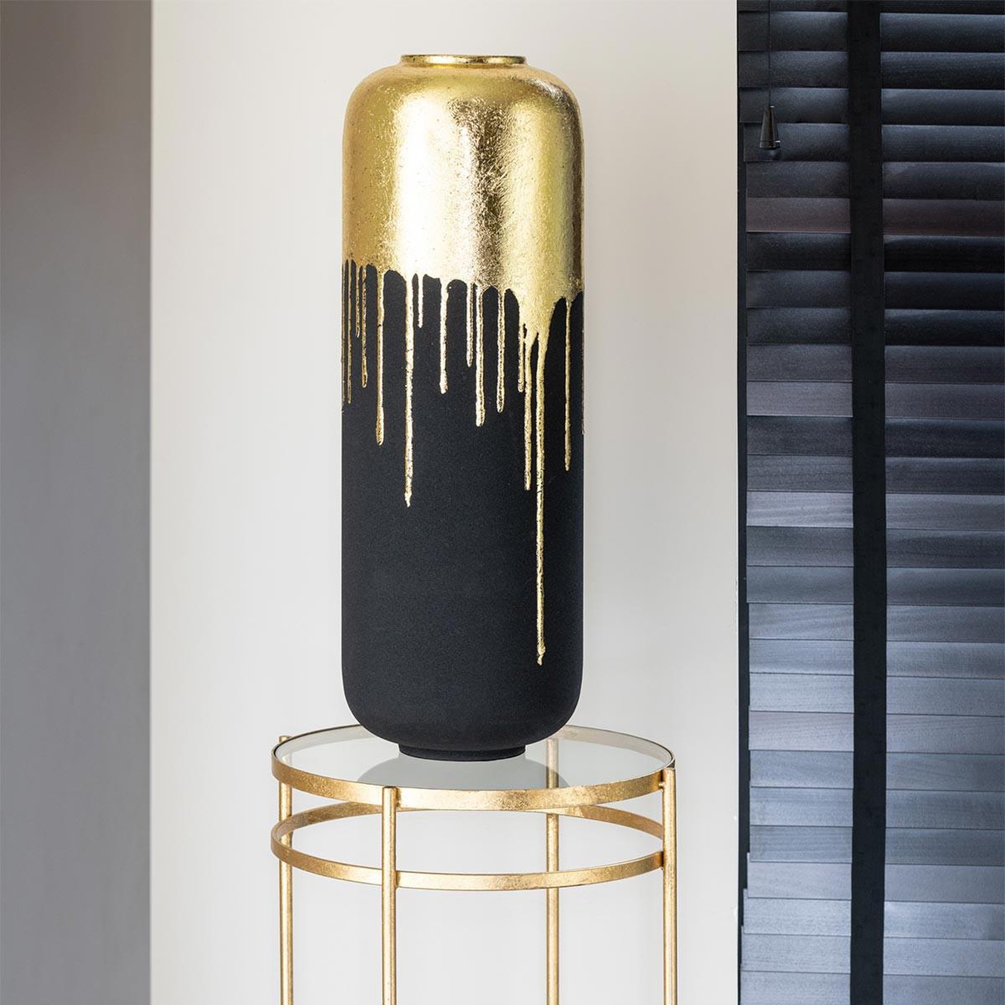 Voir la diapositive 2 : J-LINE Vase design en métal  duo  70cm noir & or