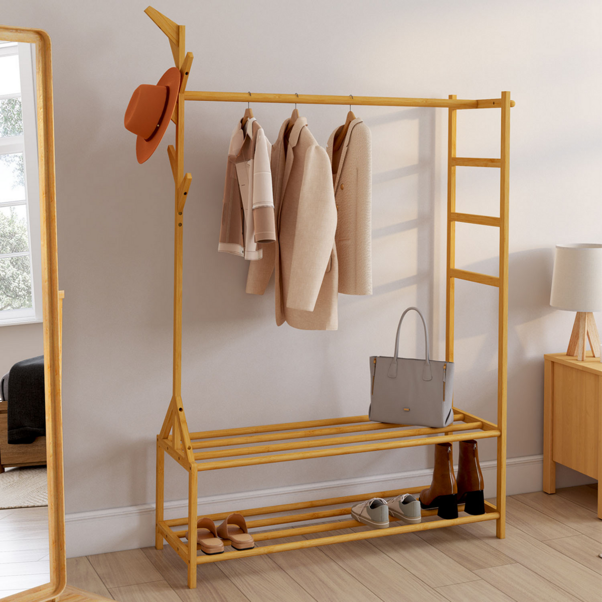 ID MARKET Portant vêtements bambou RITA avec porte-manteaux et étagères