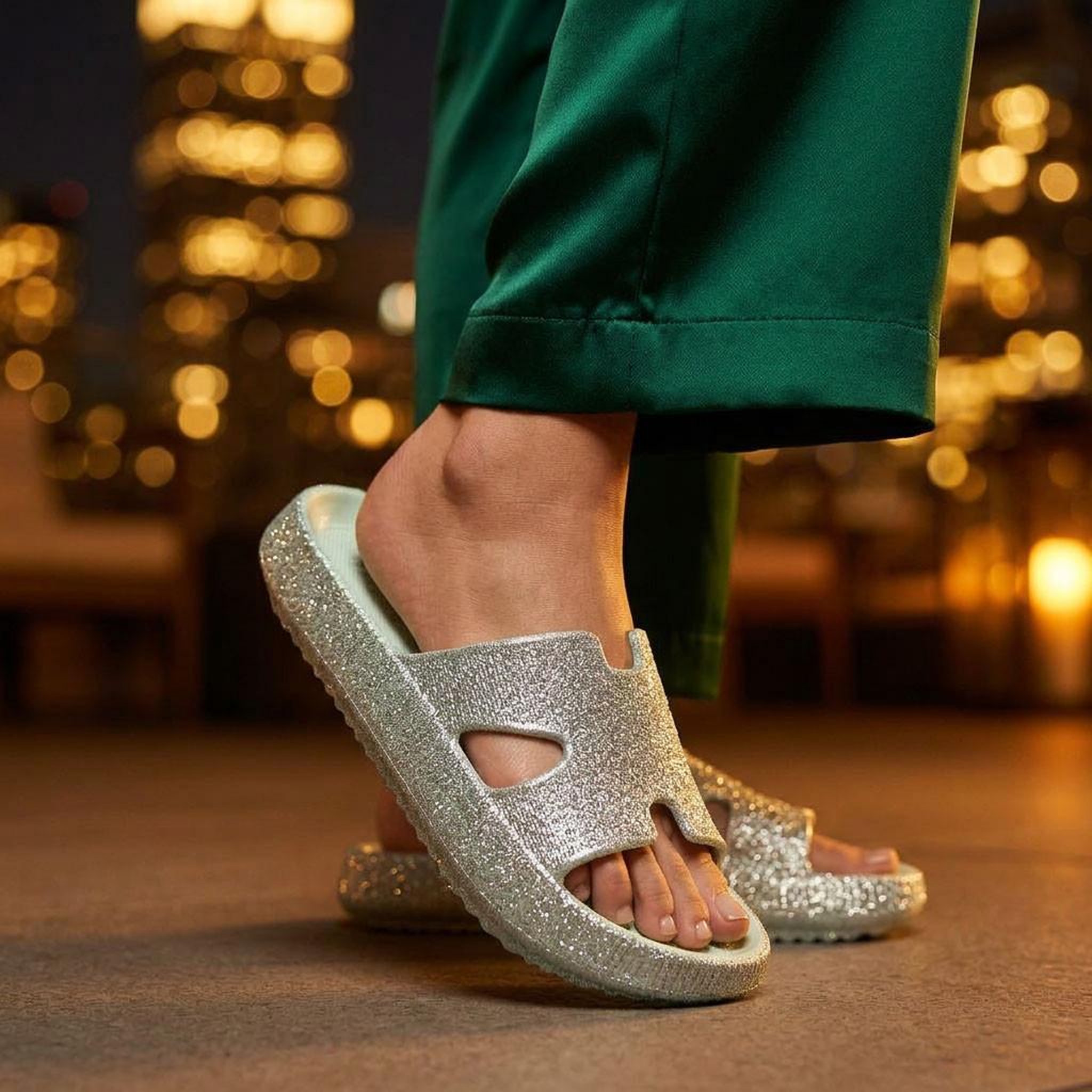 Voir la diapositive 2 : OZABI OZABI Claquette Glitter H-Strap EVA 6 Coloris