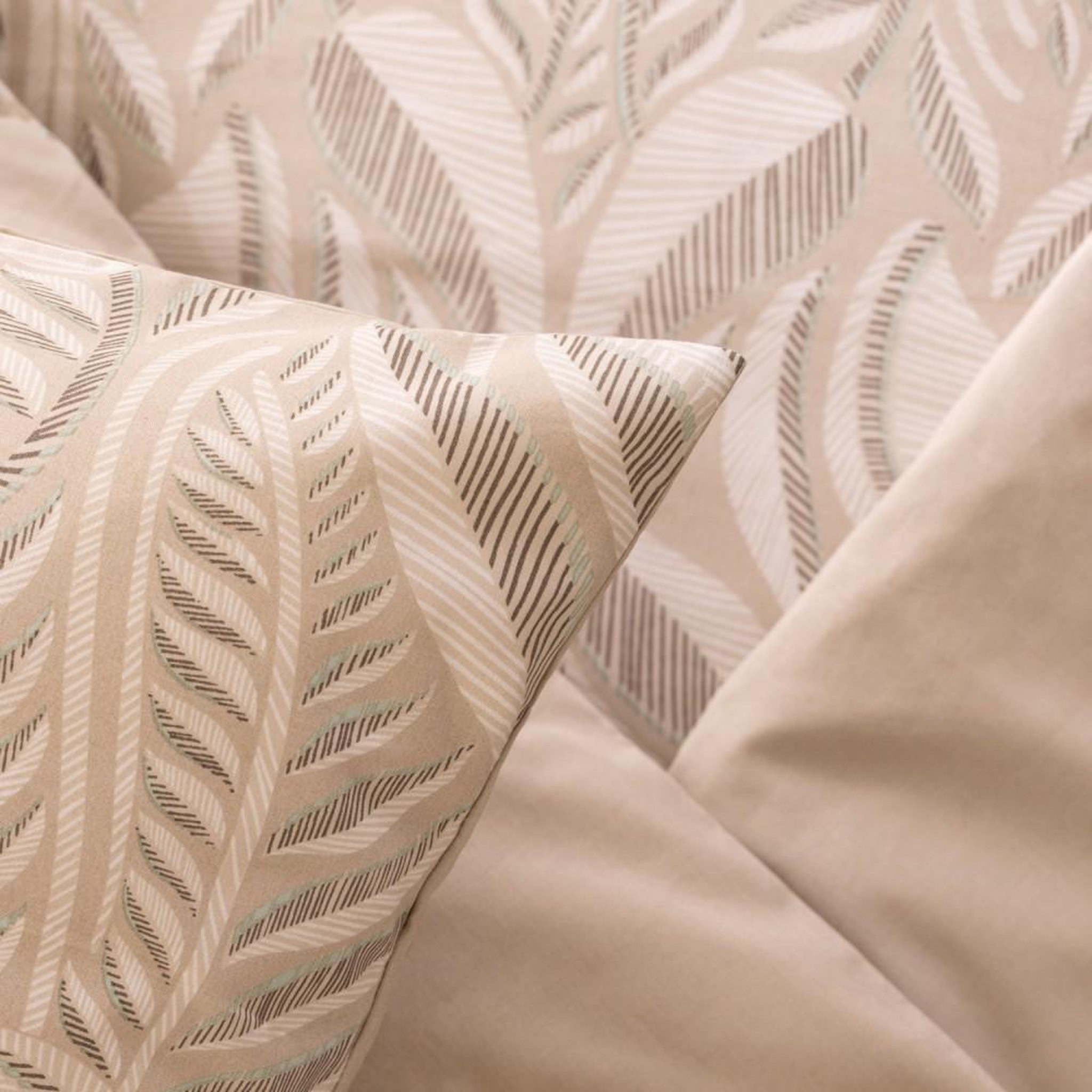 Voir la diapositive 3 : ATMOSPHERA Housse de couette 260x240 NAHL + 2 taies 100% coton 57 fils