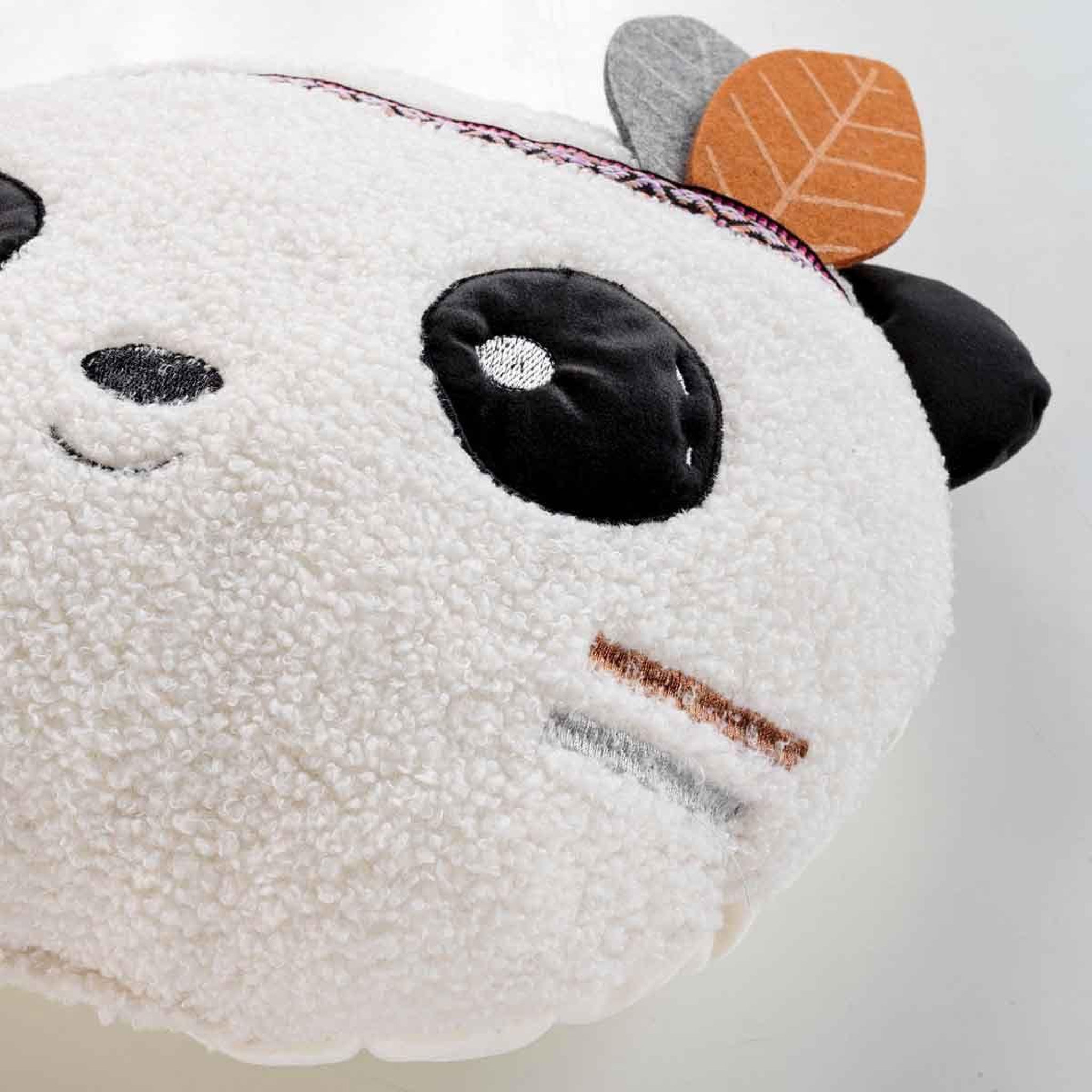 Voir la diapositive 2 : Douceur d'Intérieur Coussin enfant déco  lenny  30x30cm blanc