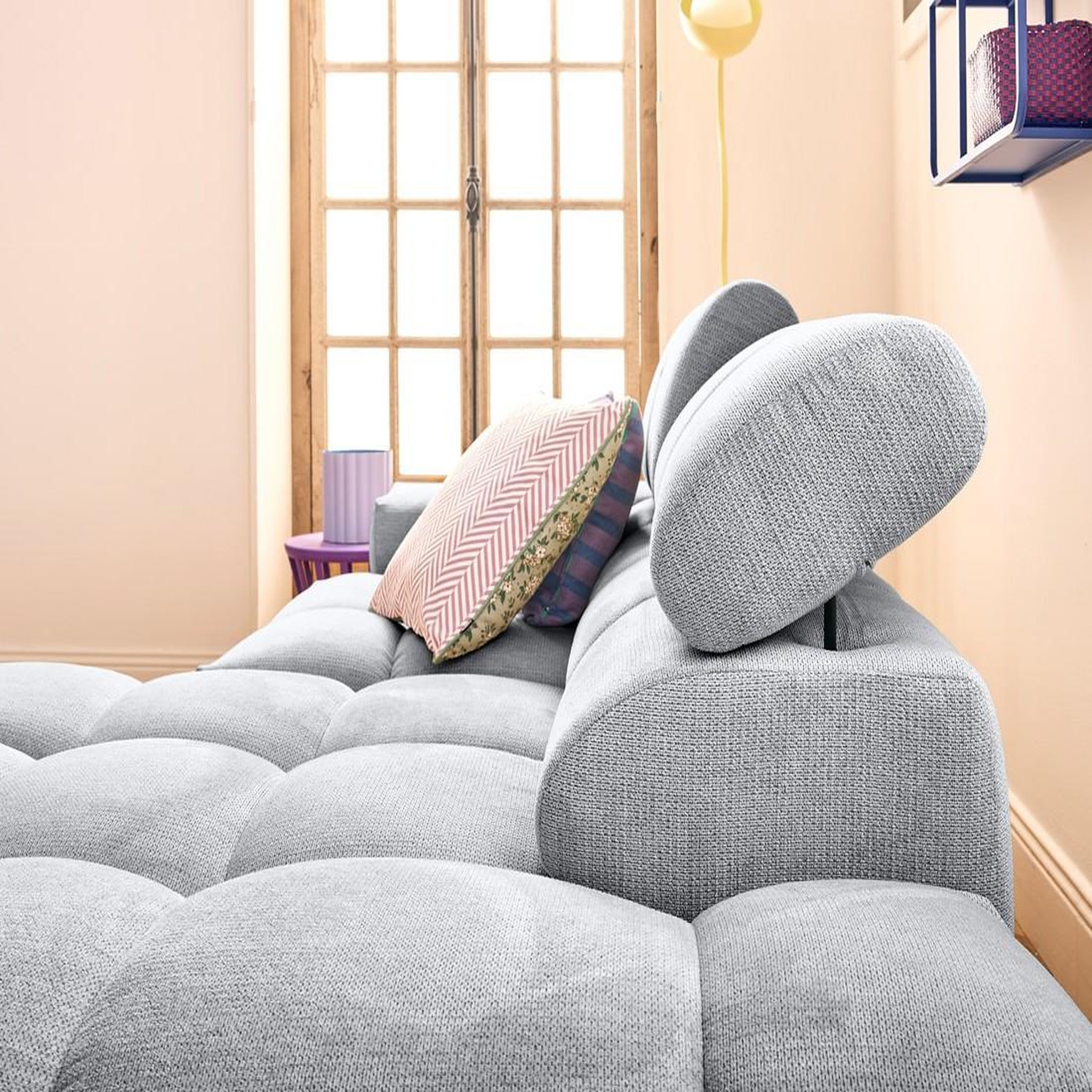 Voir la diapositive 3 : LISA DESIGN Matera - canapé d'angle droit 4 places avec têtières réglables en tissu texturé