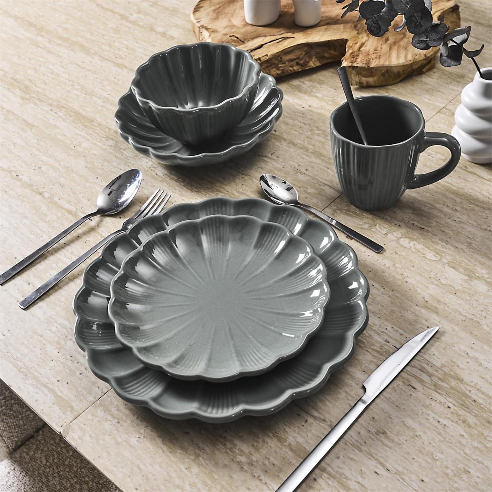 Voir la diapositive 4 : The Home Deco Factory Lot de 6 assiettes à dessert  calista  19cm gris