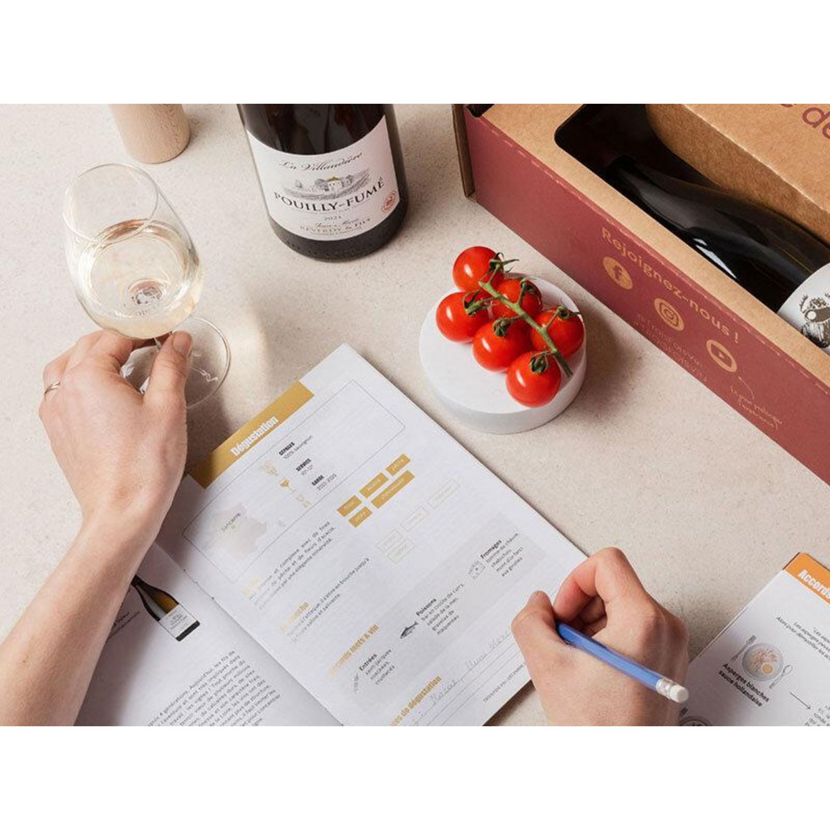 Smartbox Abonnement de 6 mois : 3 grands vins par mois et livret de dégustation - Coffret Cadeau Gastronomie