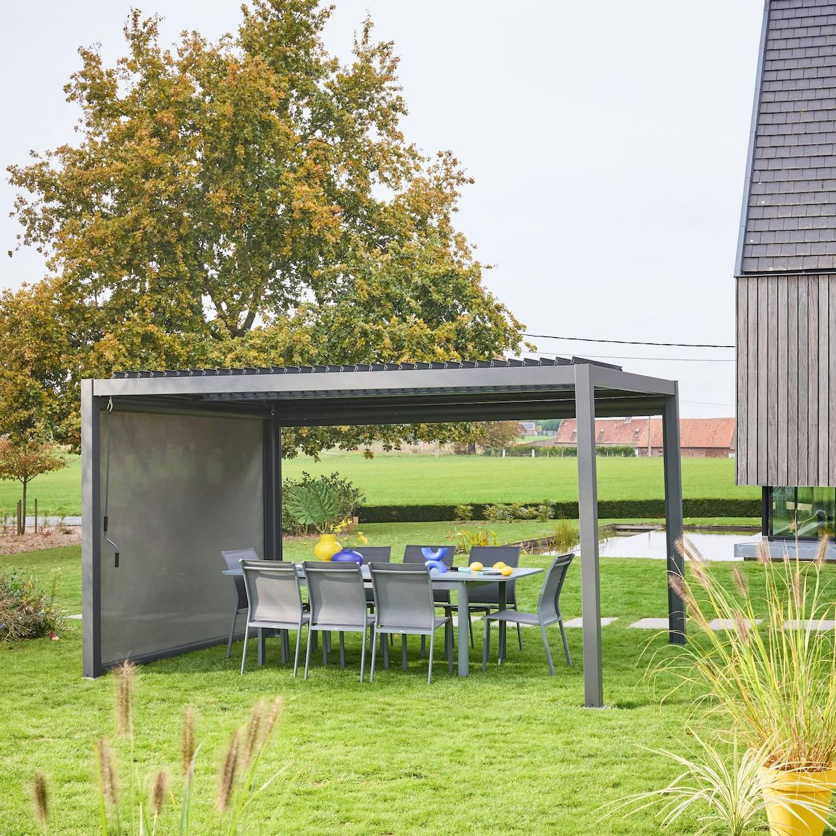 SWEEEK Pergola bioclimatique aluminium et acier 3x4m lames orientables + store 3m PALACE anthracite