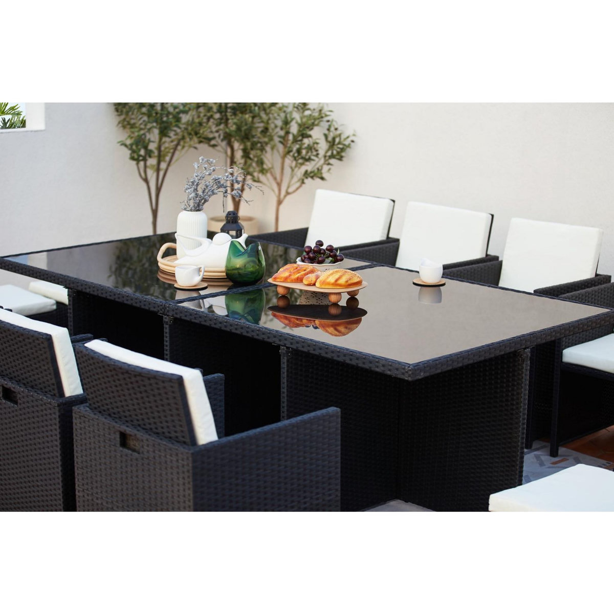 CONCEPT USINE Table et chaises 12 places encastrables résine noir-blanc MONACO