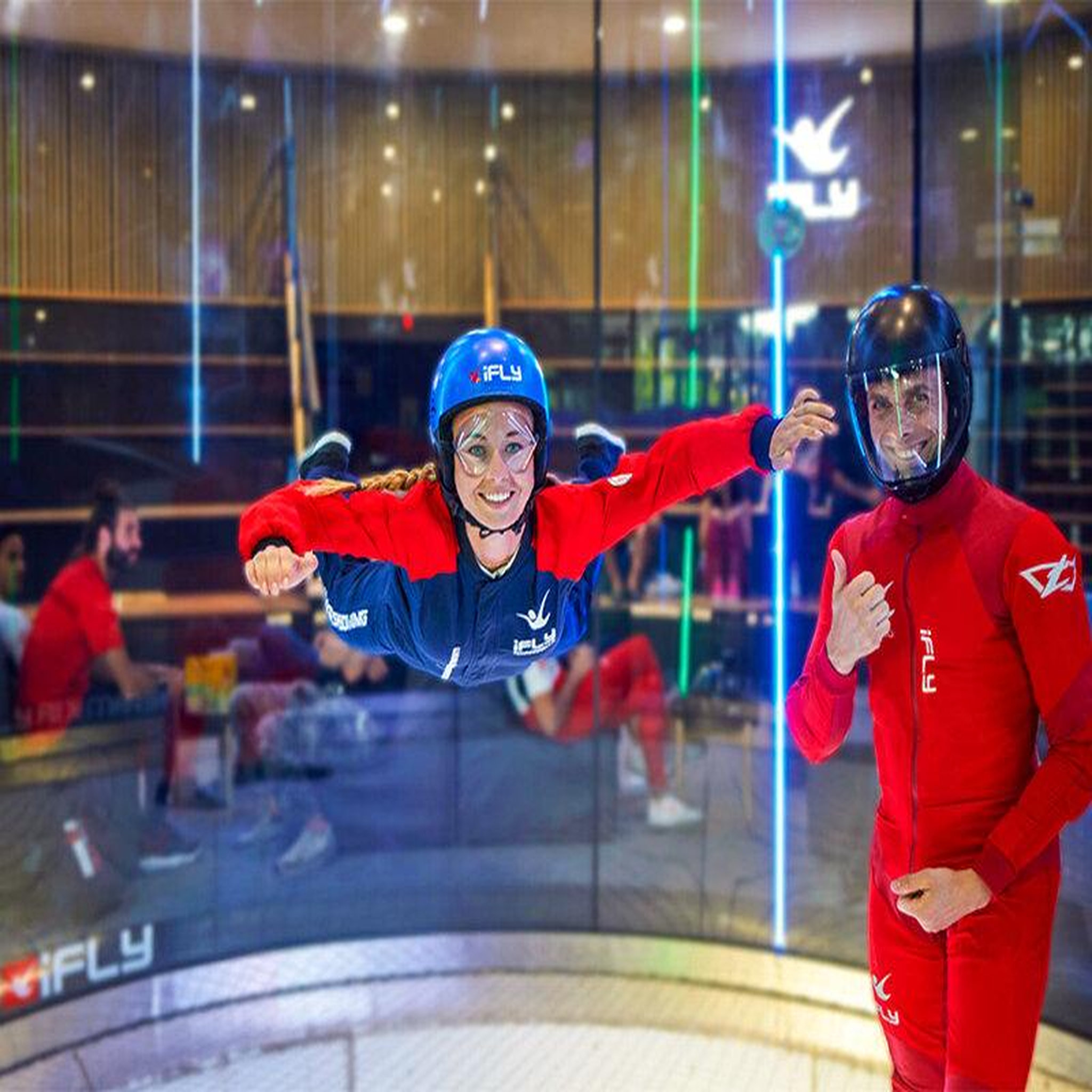 Voir la diapositive 3 : Smartbox 2 vols en chute libre indoor et 1 vol immersif en 4d avec ifly lyon - coffret cadeau sport & aventure
