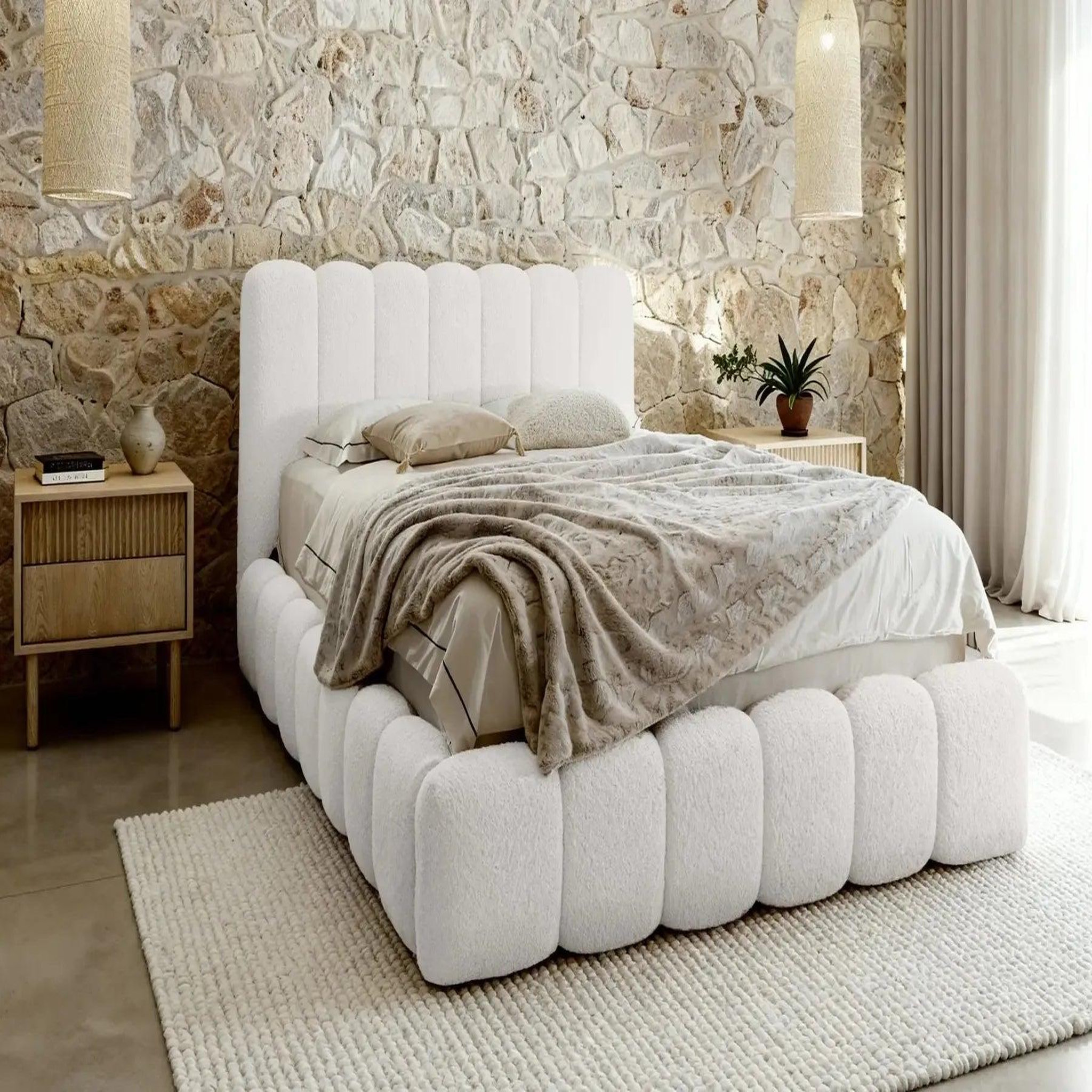 Voir la diapositive 4 : CASANOVA PARIS Garance - lit coffre tissu chenille