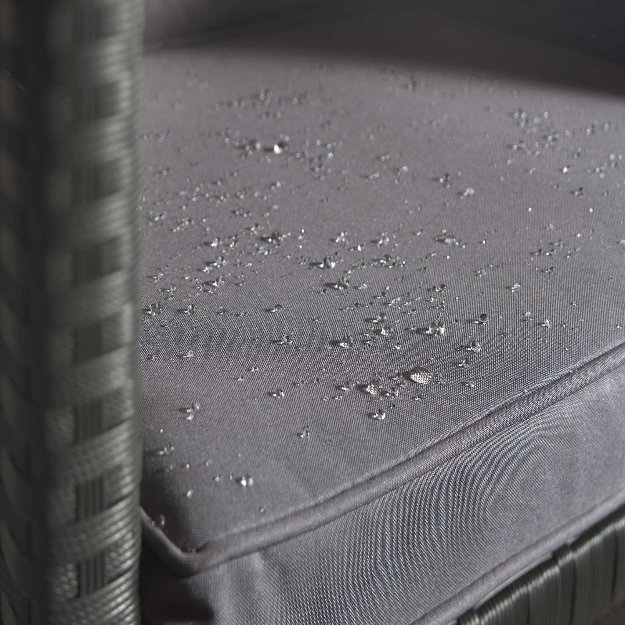 Voir la diapositive 3 : BEST MOBILIER Cuba - salon de jardin encastrable 12 places - en résine tressée - noir avec coussins gris + housse de protection