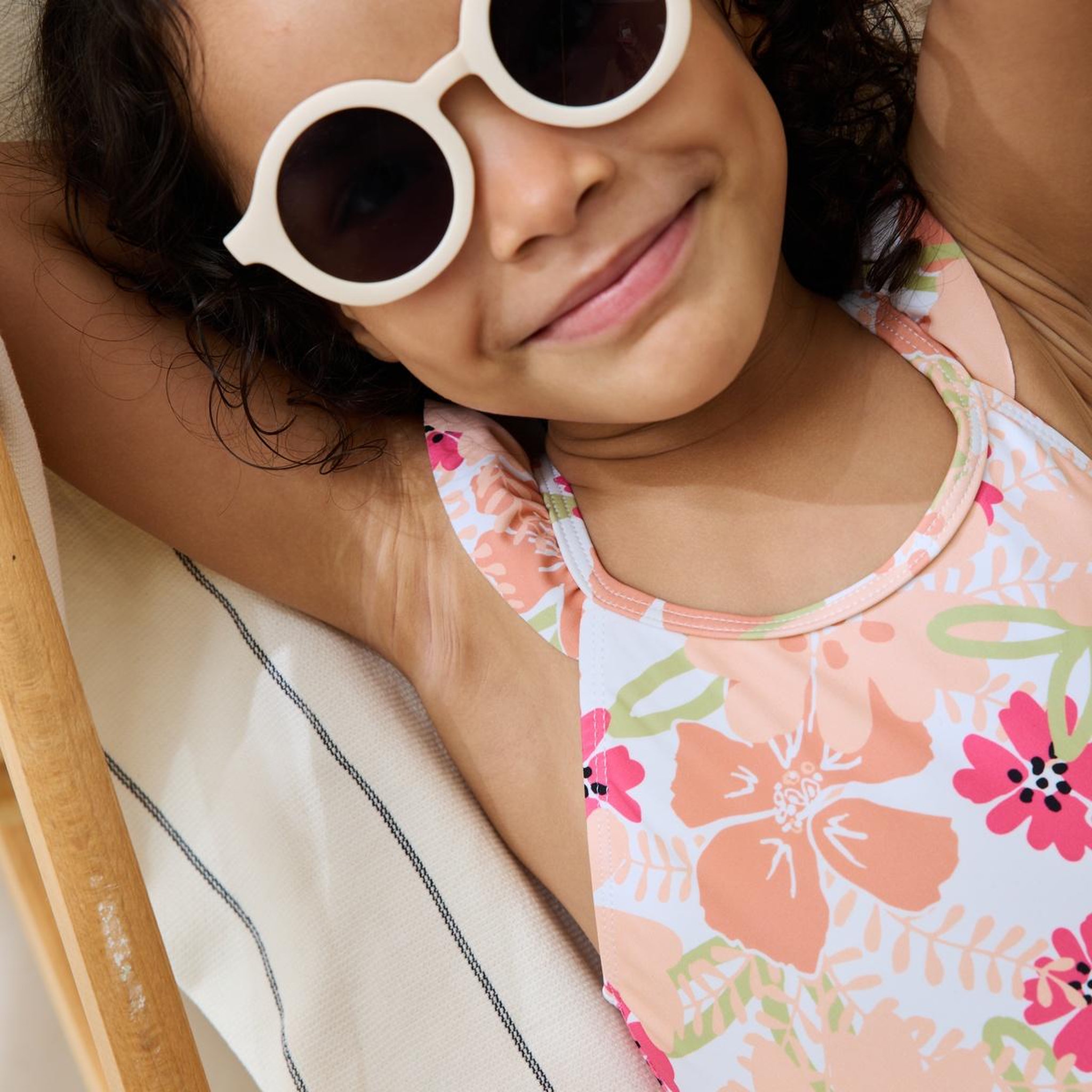 Voir la diapositive 4 : Petit Béguin Maillot de bain 1 pièce enfant Rosara