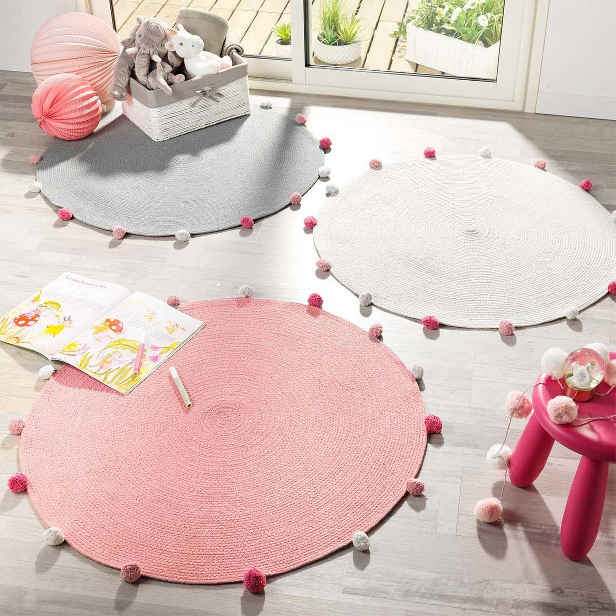 Voir la diapositive 3 : Douceur d'Intérieur Tapis rond enfant  pompomparty  90cm rose dragée