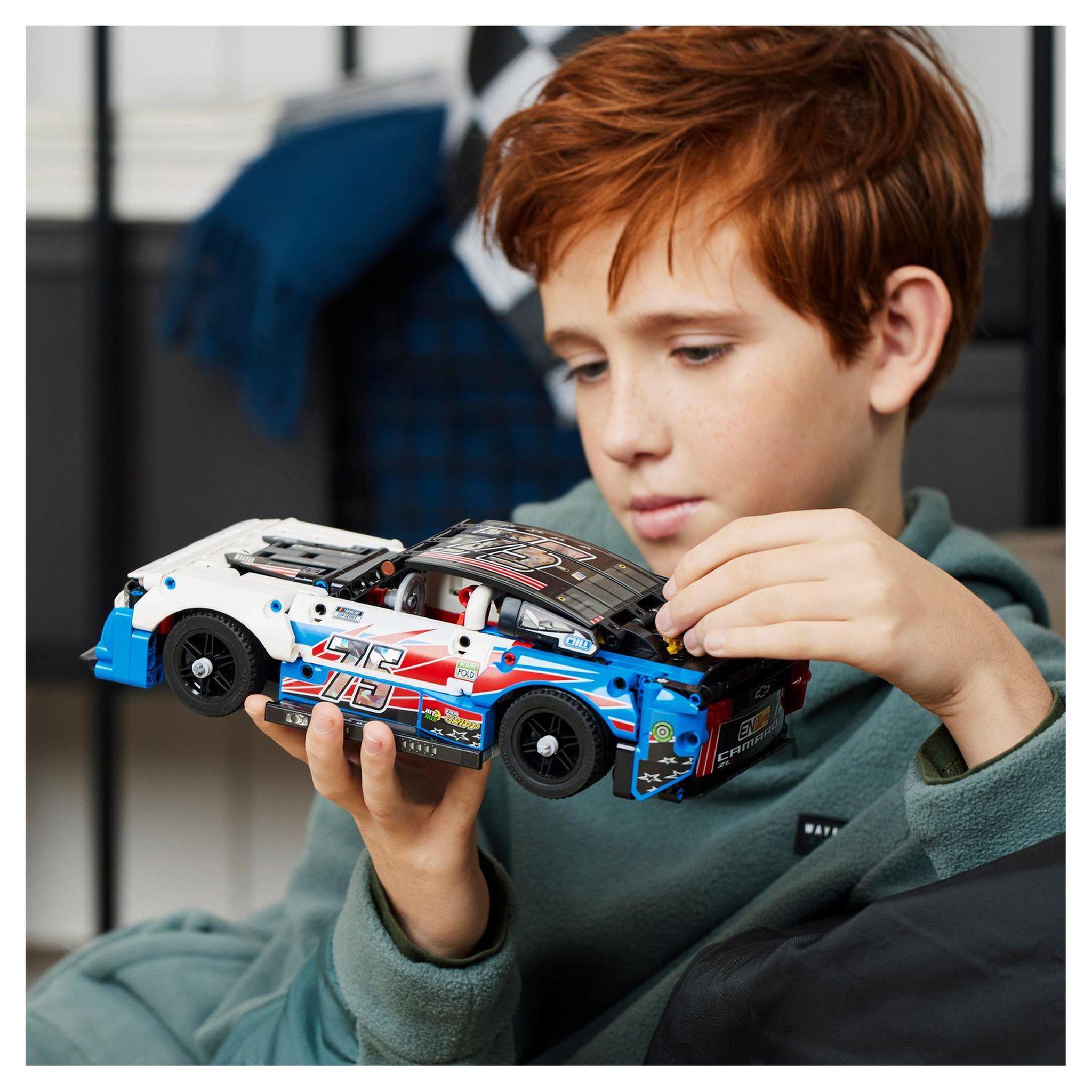 Voir la diapositive 8 : LEGO Technic 42153 - Chevrolet Camaro ZL1 NASCAR Next Gen, Kit de Maquette de Voiture, Collection, Jouet de Véhicule de Course, Construction Automobile de Sport