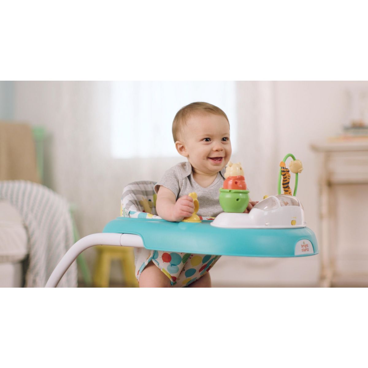 DISNEY Trotteur Happy As Can Bee Winnie