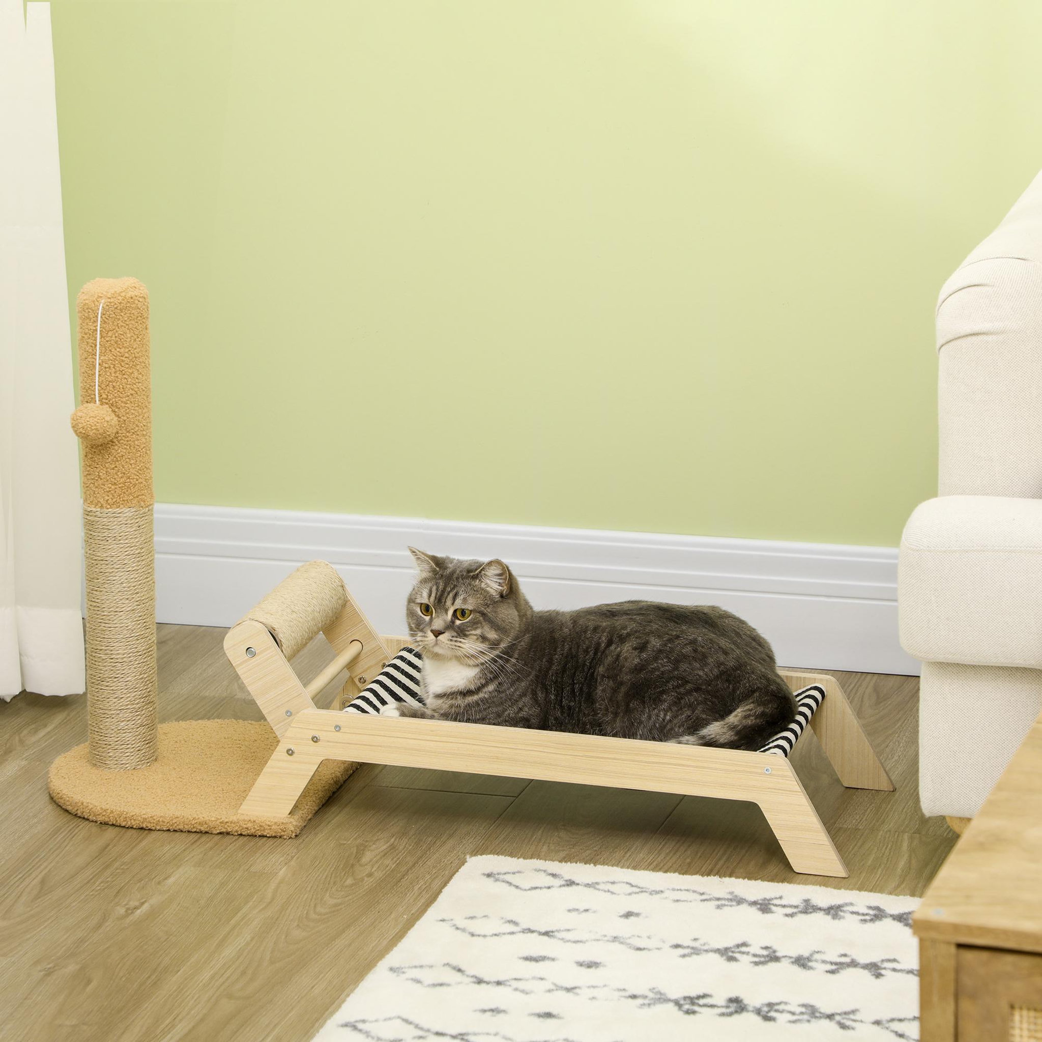 Voir la diapositive 2 : PAWHUT Lit pour chat arbre à chat griffoir grattoir avec hamac et pompon suspendu dim. 88,5L x 31,5l x 54,5H cm naturel