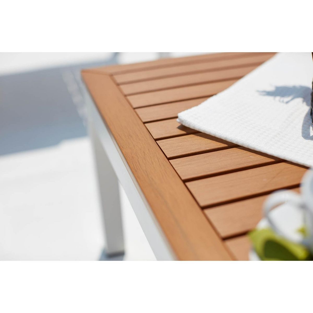 CONCEPT USINE Salon de jardin 4 places en aluminium et acier blanc et gris LOLEA