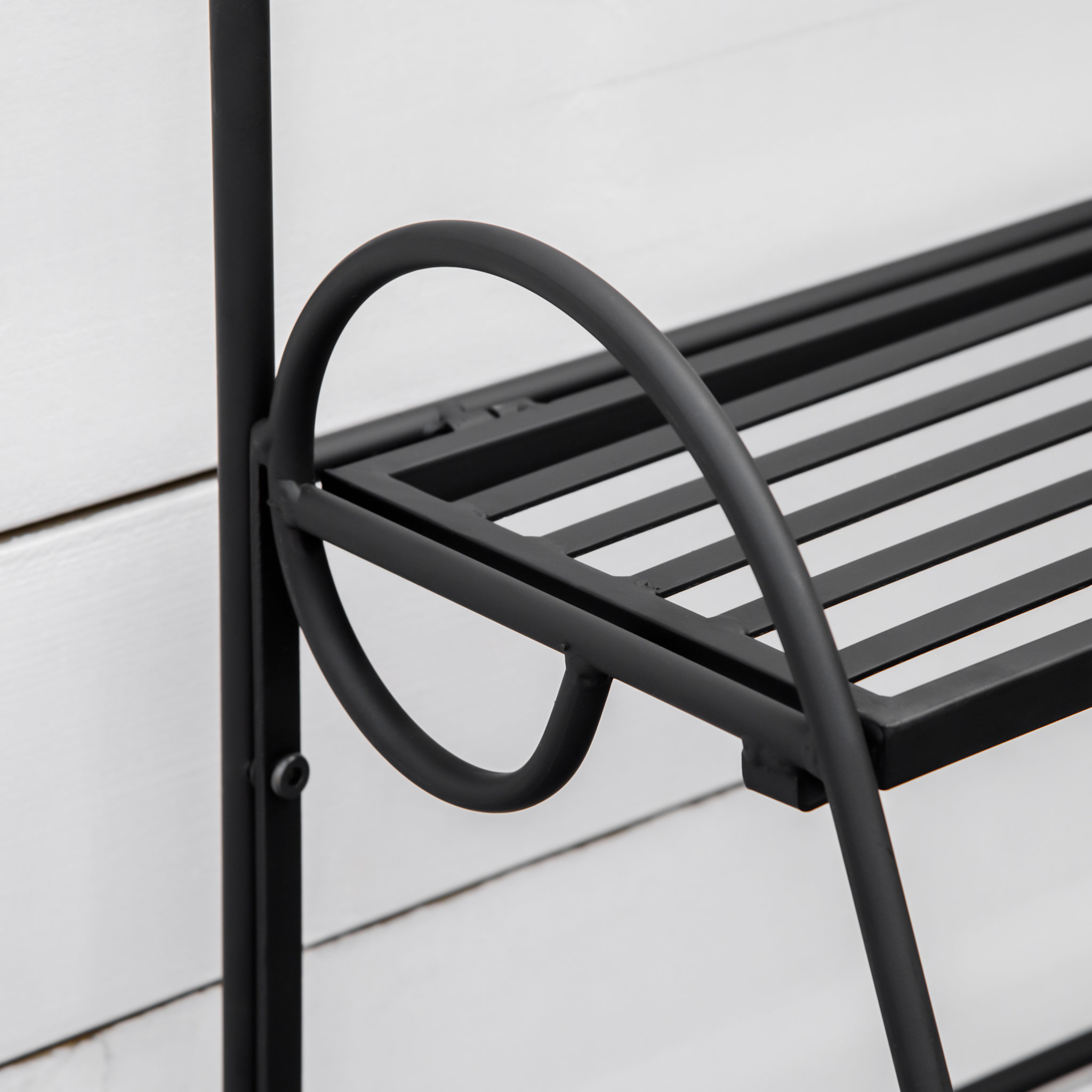 Voir la diapositive 4 : OUTSUNNY Support pour plantes présentoir avec étagères en métal 3 niveaux forme escalier intérieur/extérieur dim. 60,5L x 59,5l x 95,5H cm noir