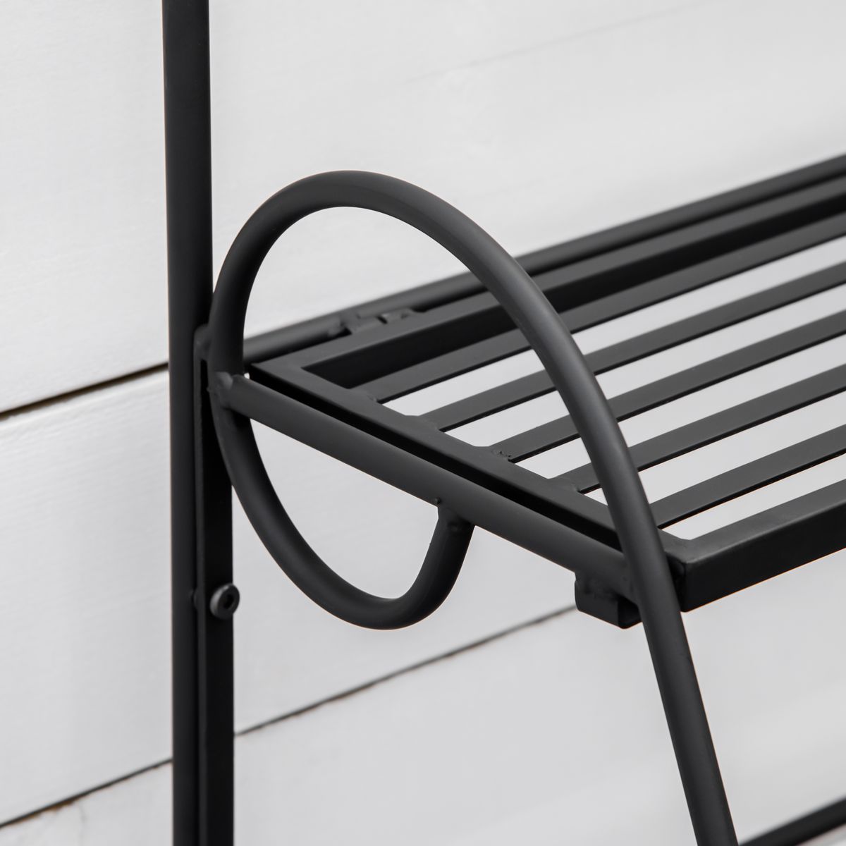 OUTSUNNY Support pour plantes présentoir avec étagères en métal 3 niveaux forme escalier intérieur/extérieur dim. 60,5L x 59,5l x 95,5H cm noir