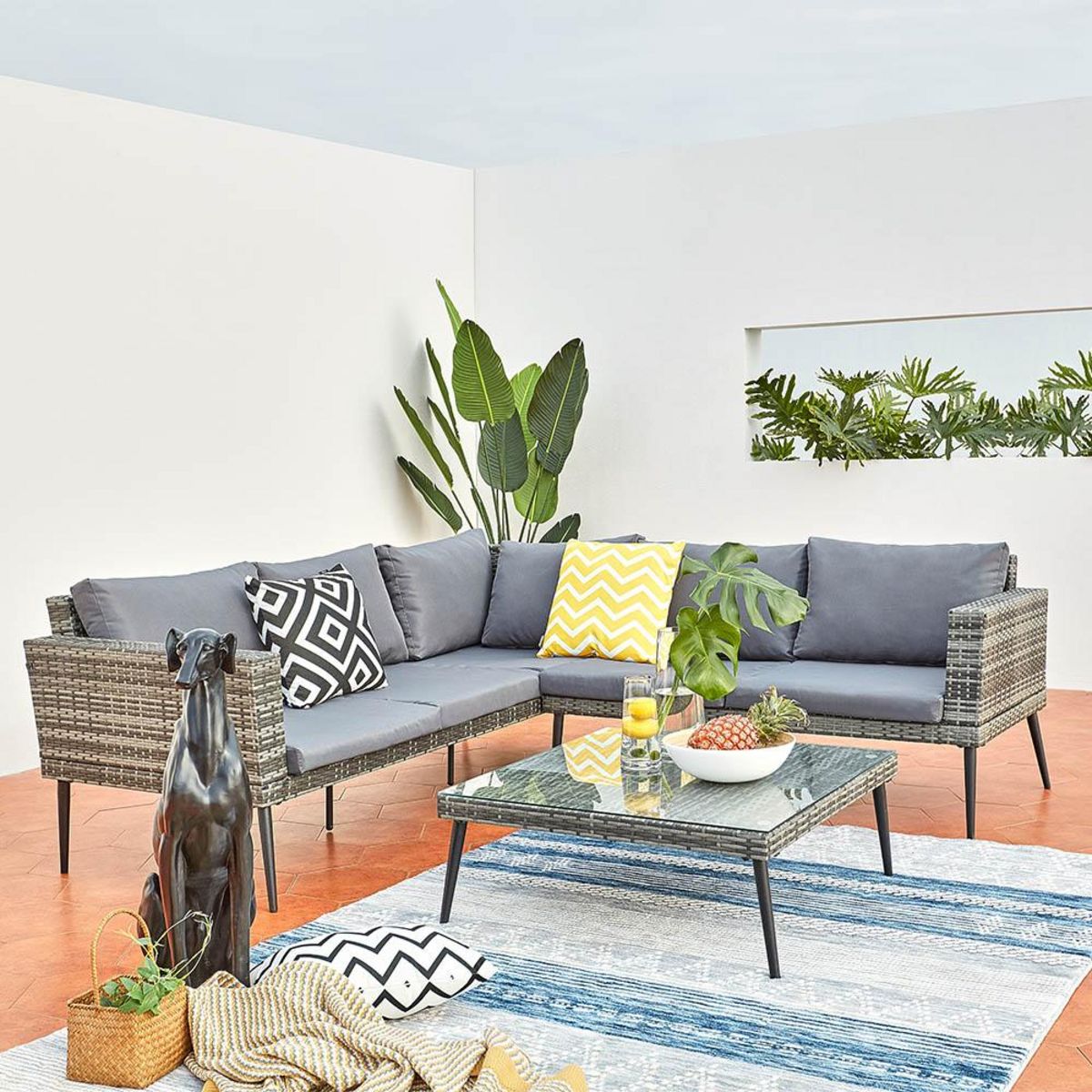 CONCEPT USINE Salon de jardin bas 5 places en résine tressée gris TEFARI