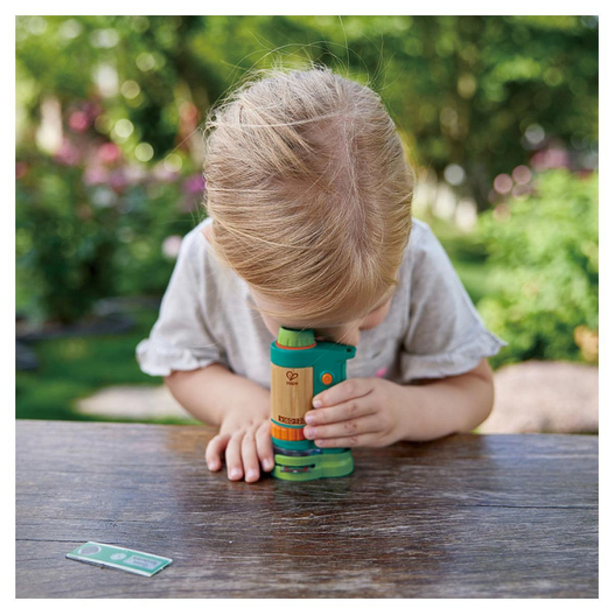 Hape Microscope en Bambou Écologique pour Enfants - Exploration Scientifique Amusante