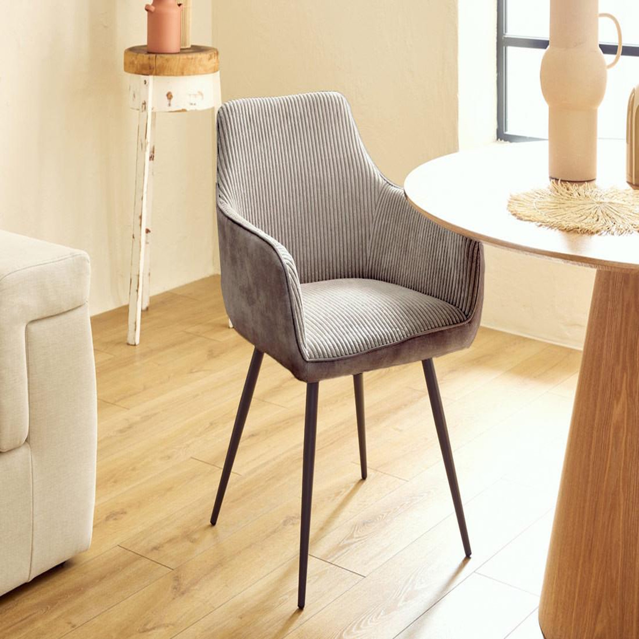 Voir la diapositive 3 : LISA DESIGN Lormi - lot de 2 fauteuils - en velours côtelé et velours - gris