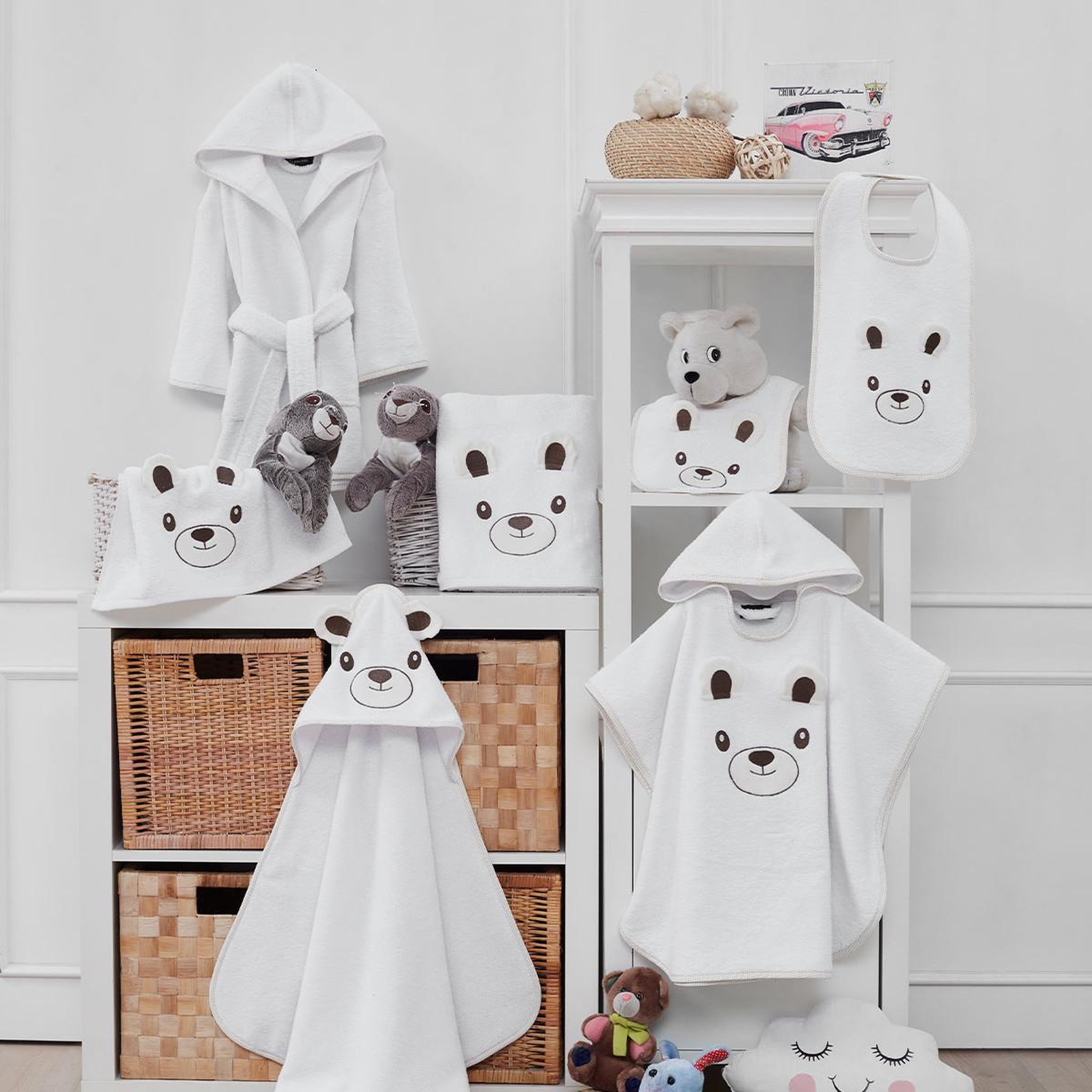 Voir la diapositive 3 : Sensei Maison Ensemble enfant 1 serviette de toilette  + 1 drap de bain BOBBY L'OURS