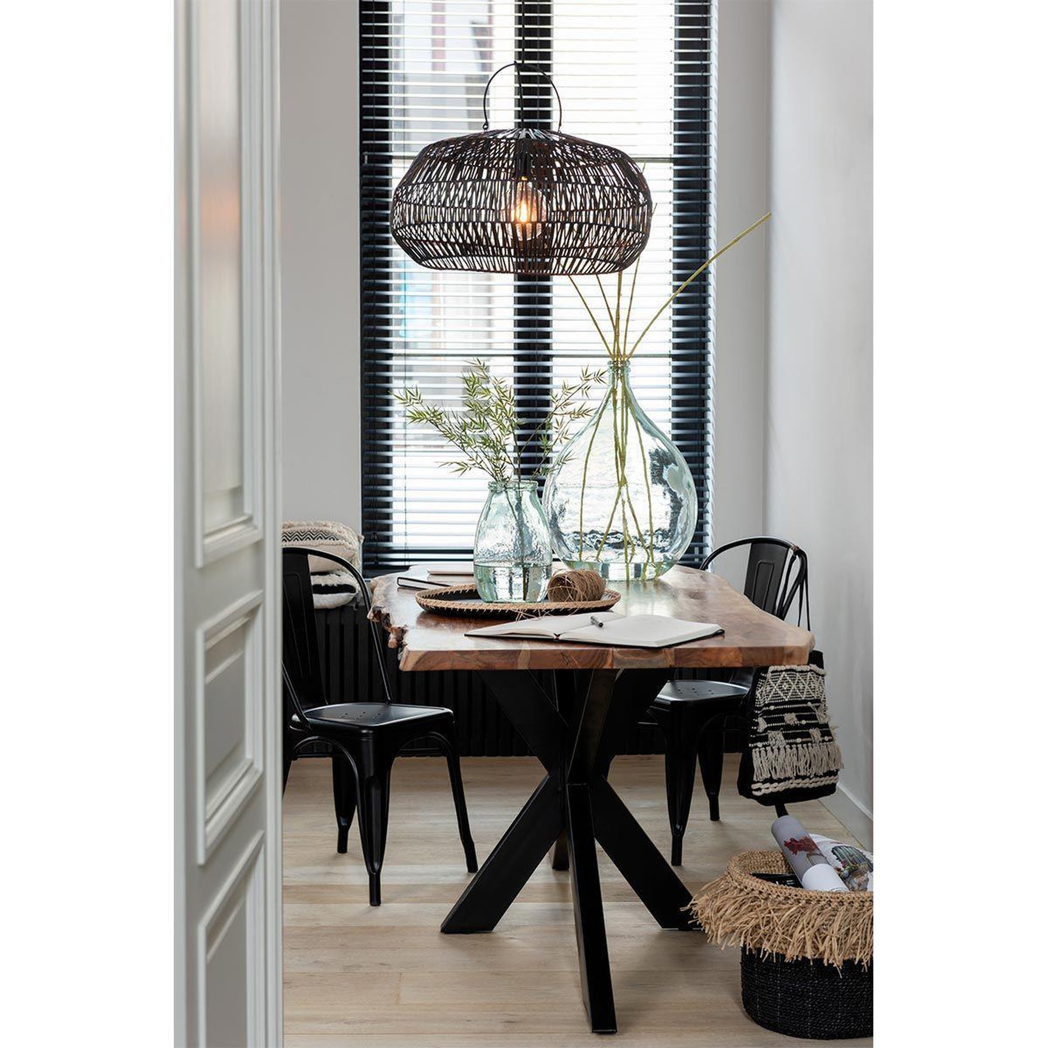 Voir la diapositive 3 : J-LINE Abat-jour déco  rotin  57cm noir