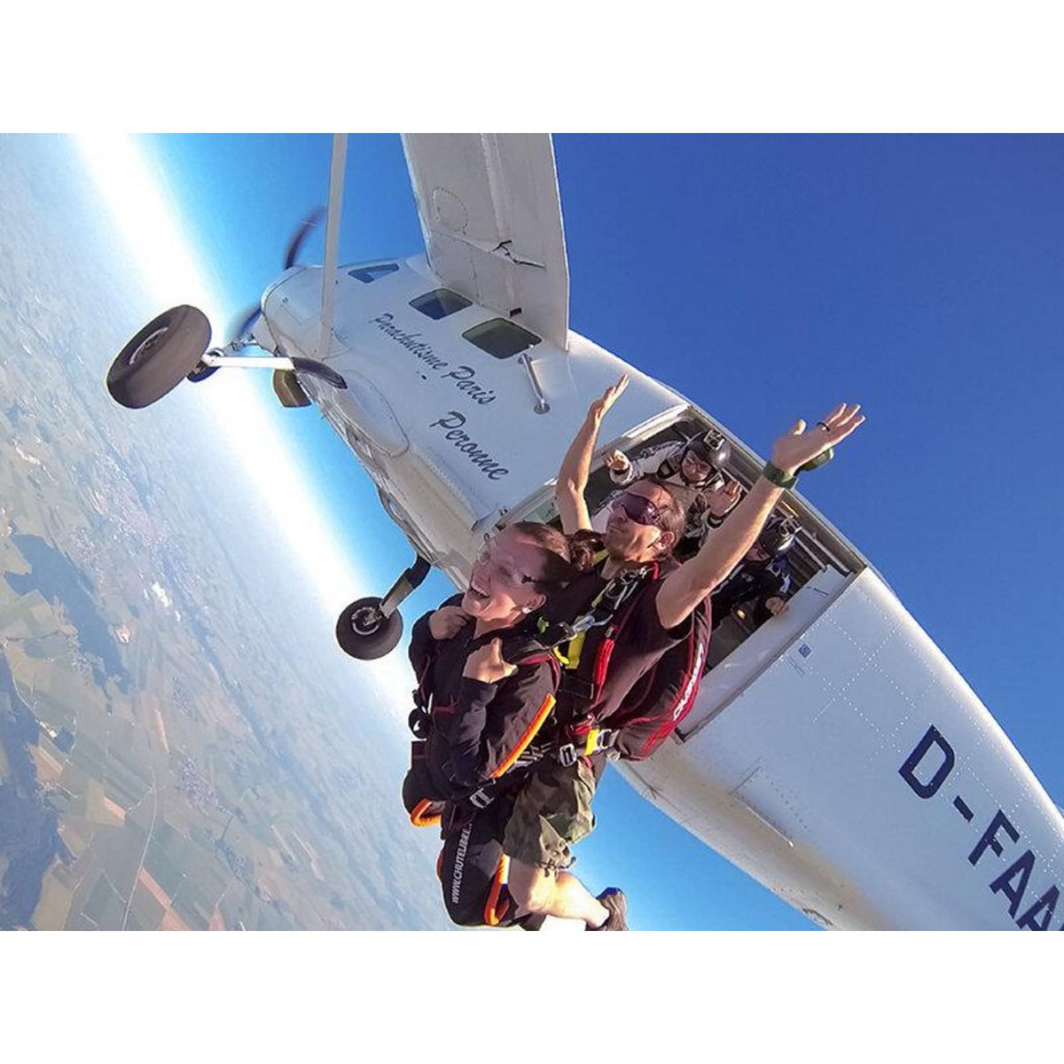 Smartbox Saut en parachute sensationnel depuis l'aérodrome de Péronne - Coffret Cadeau Sport & Aventure