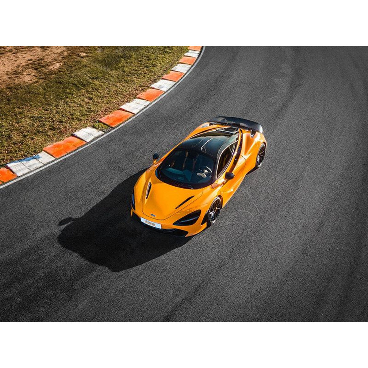 Smartbox Stage de pilotage : 2 tours de circuit au volant d'une McLaren 720S - Coffret Cadeau Sport & Aventure