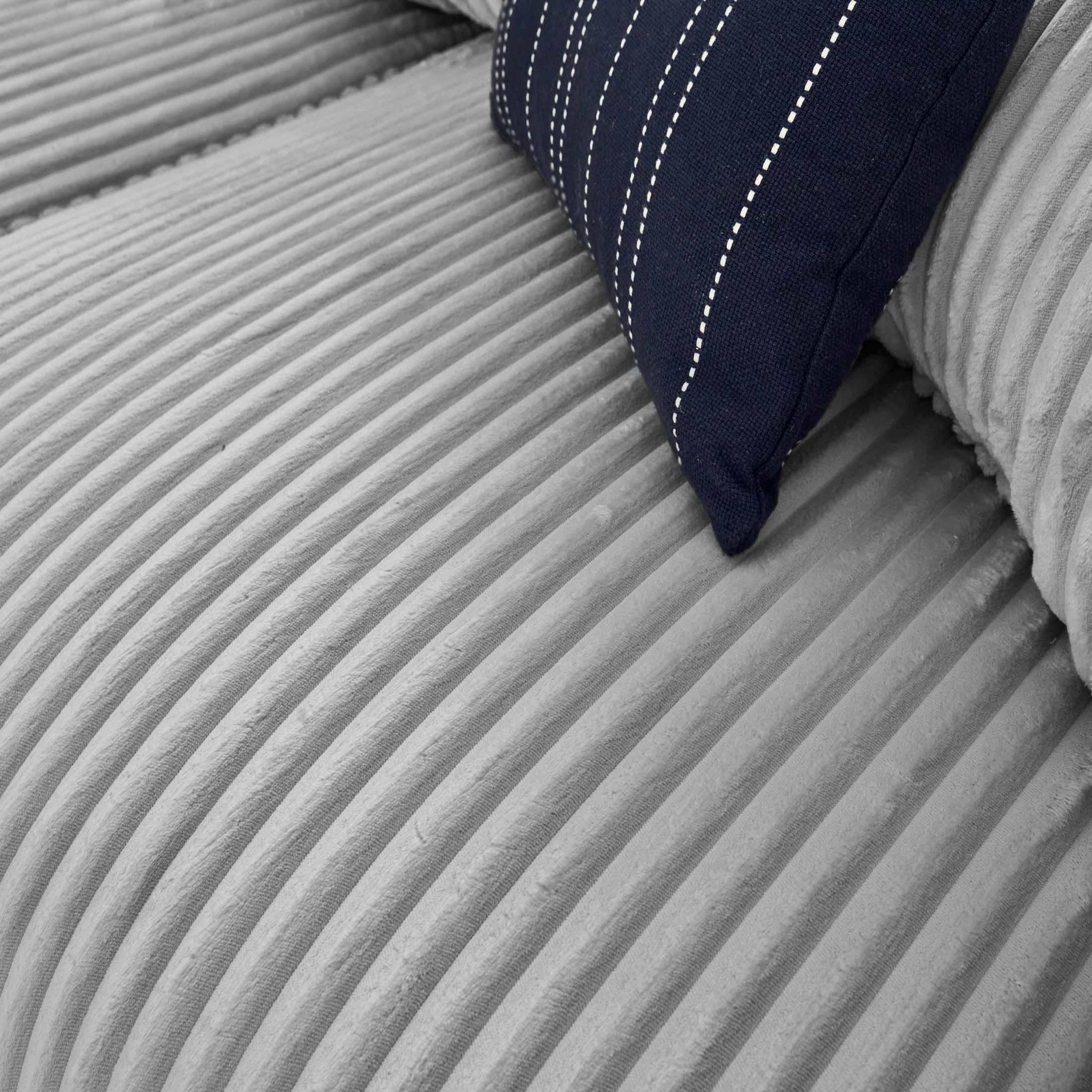 Voir la diapositive 4 : LISA DESIGN Garance - canapé d'angle réversible - 4 places - en velours côtelé grosses côtes