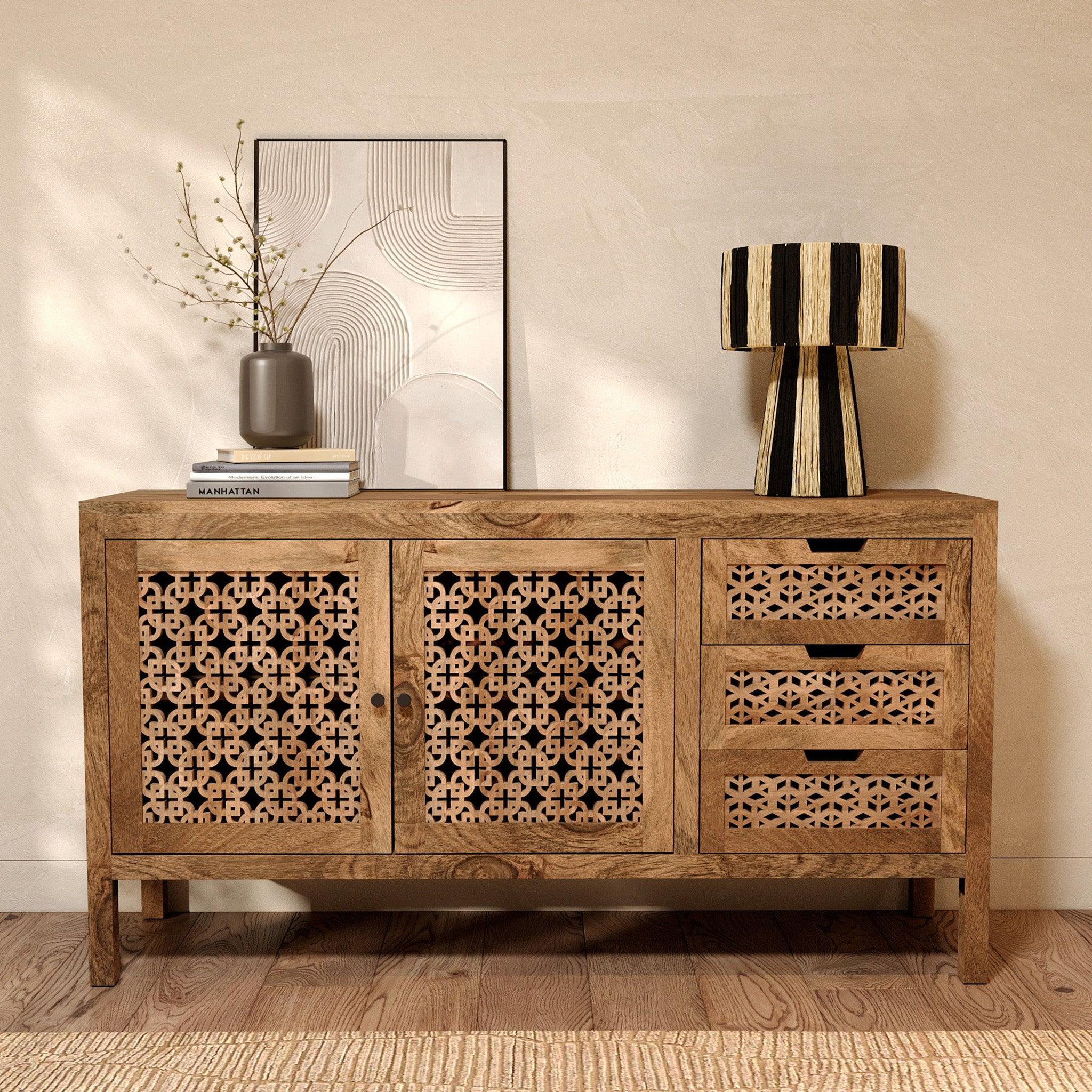 Voir la diapositive 2 : MAISON PAVANE Buffet ajouré en bois de manguier-Jaya